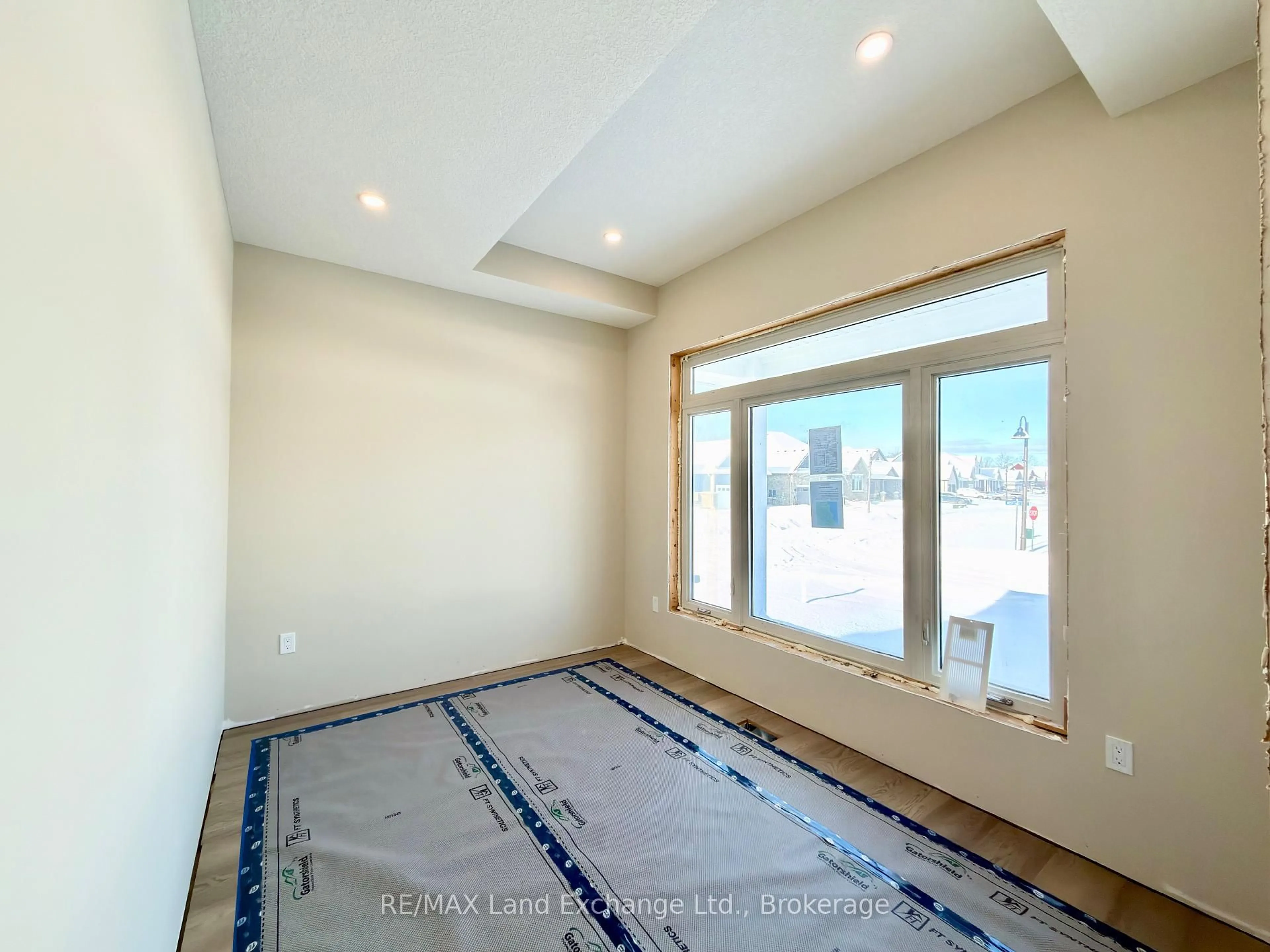 Indoor foyer for 159 Westlinks Dr, Saugeen Shores Ontario N0H 2C3