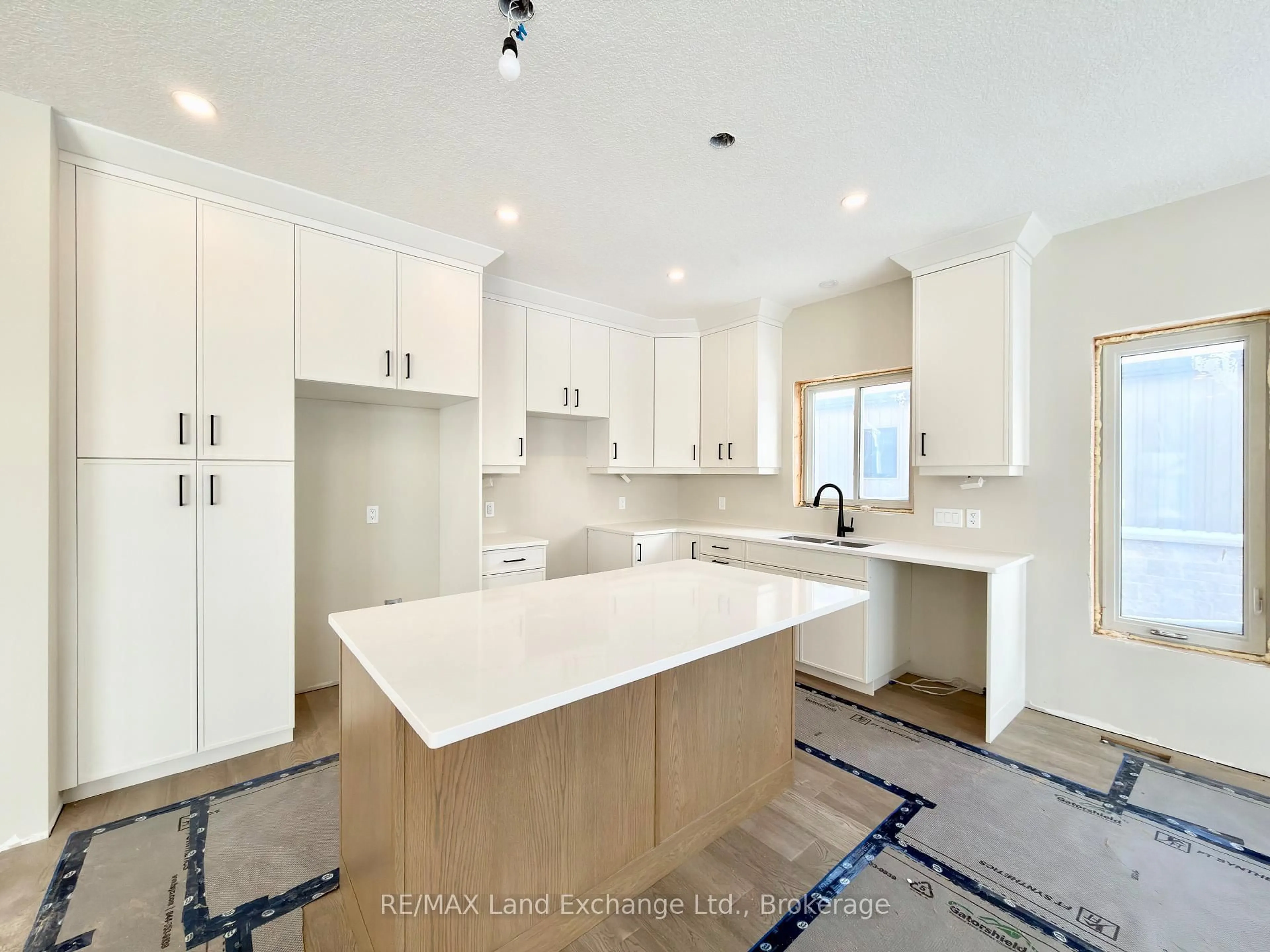 Open concept kitchen, ceramic/tile floor for 159 Westlinks Dr, Saugeen Shores Ontario N0H 2C3