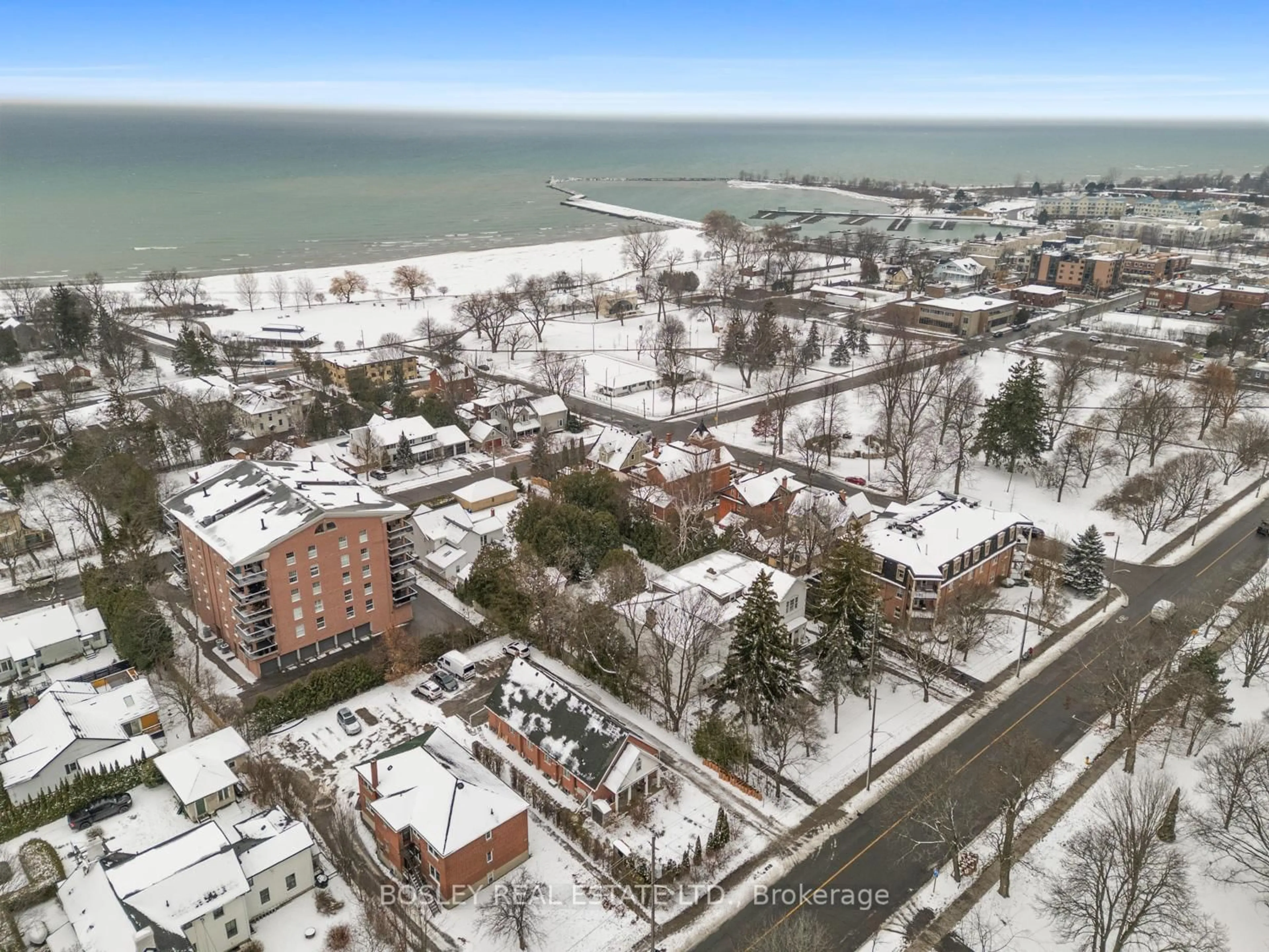 A pic from outside/outdoor area/front of a property/back of a property/a pic from drone, unknown for 131 King St, Cobourg Ontario K9A 1L2