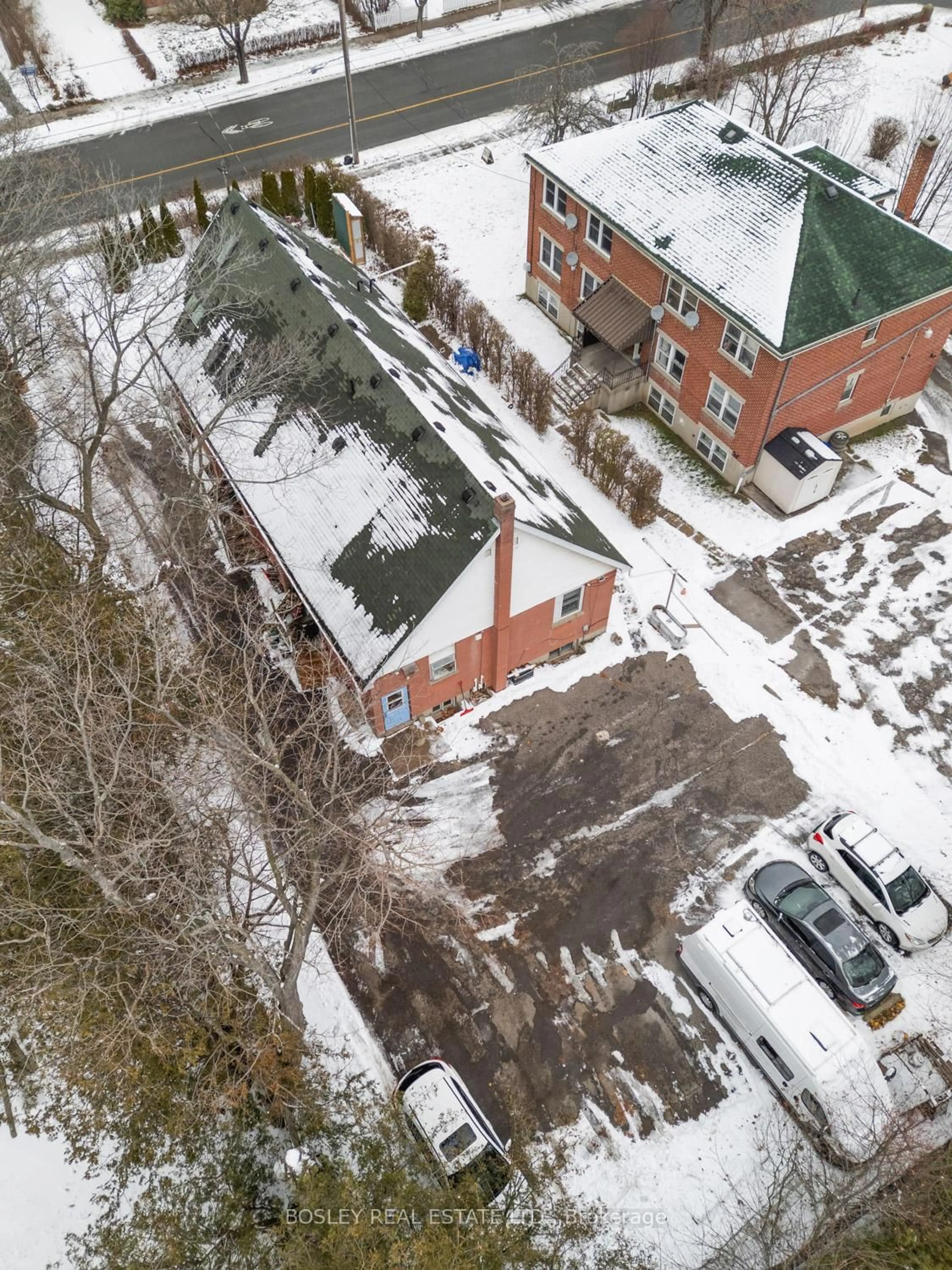 A pic from outside/outdoor area/front of a property/back of a property/a pic from drone, building for 131 King St, Cobourg Ontario K9A 1L2