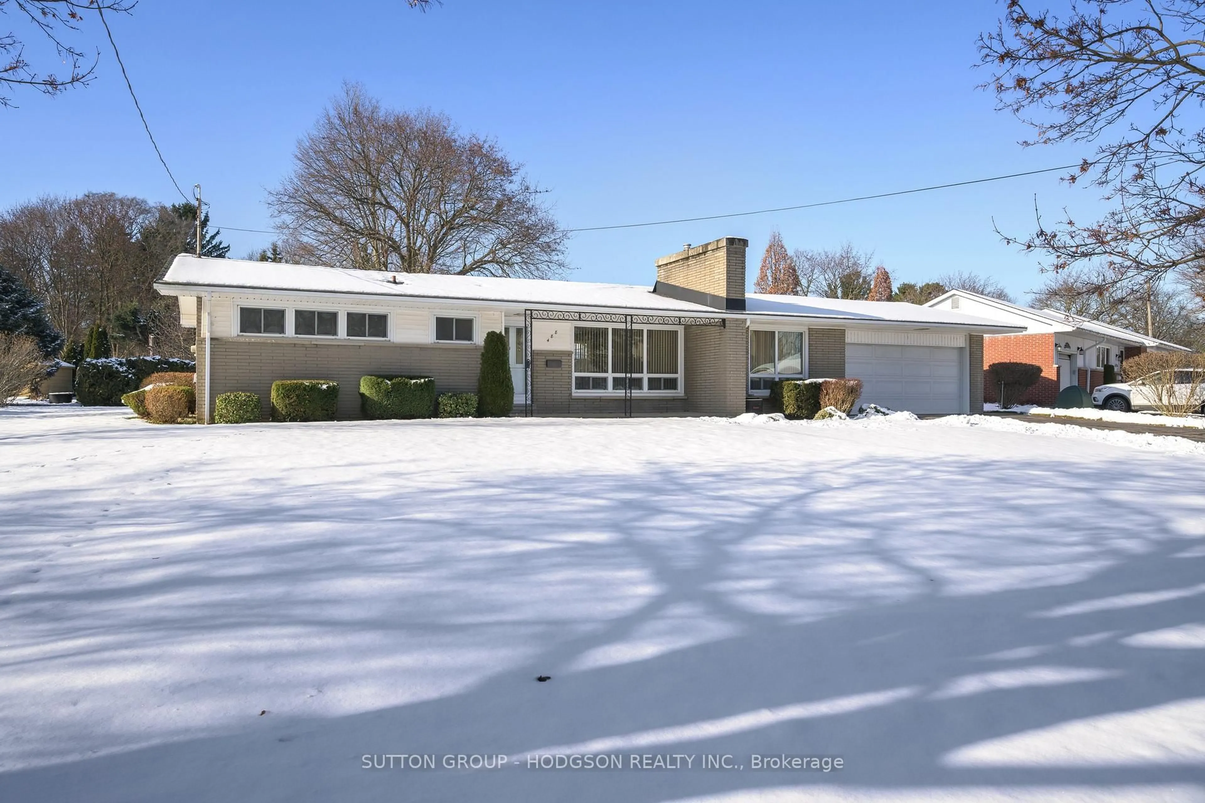 Home with vinyl exterior material, street for 488 Oakridge Dr, London North Ontario N6H 3E9