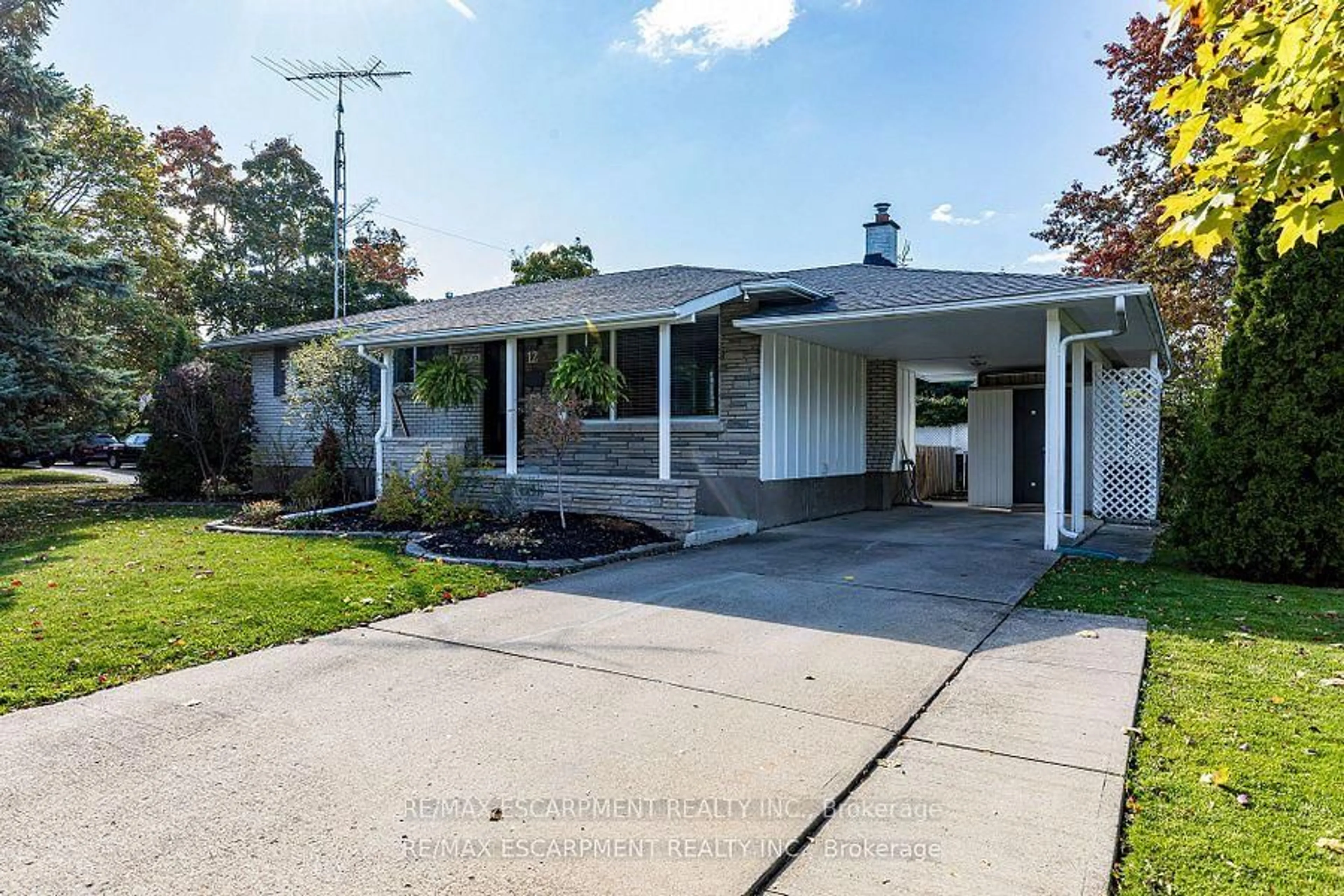 Home with vinyl exterior material, street for 12 Ridley Heights Dr, St. Catharines Ontario L2S 2J2