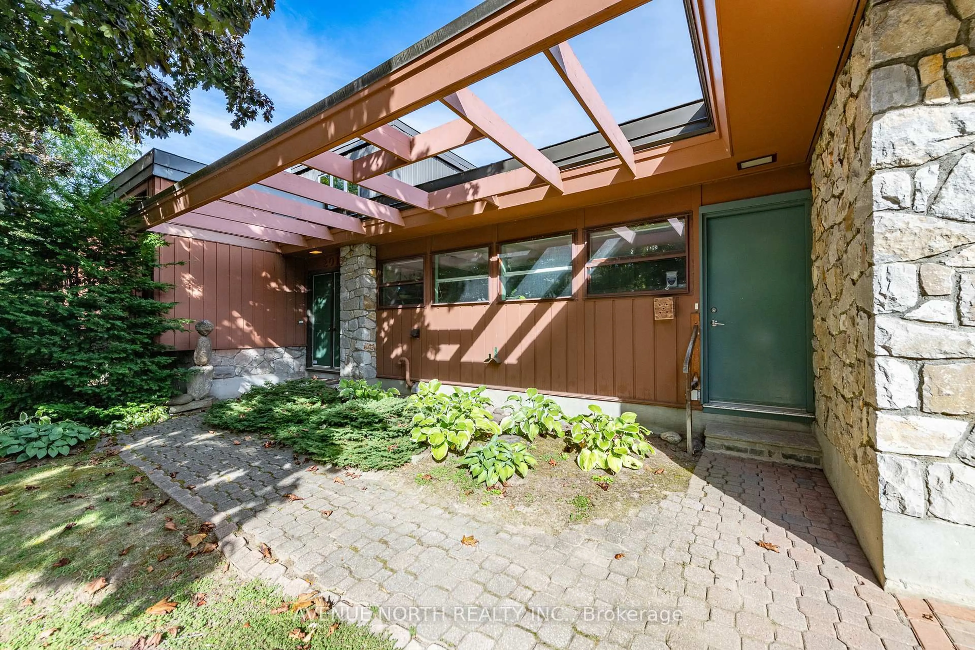 Unknown for 201 Latchford Rd, Ottawa Ontario K1Z 5W1