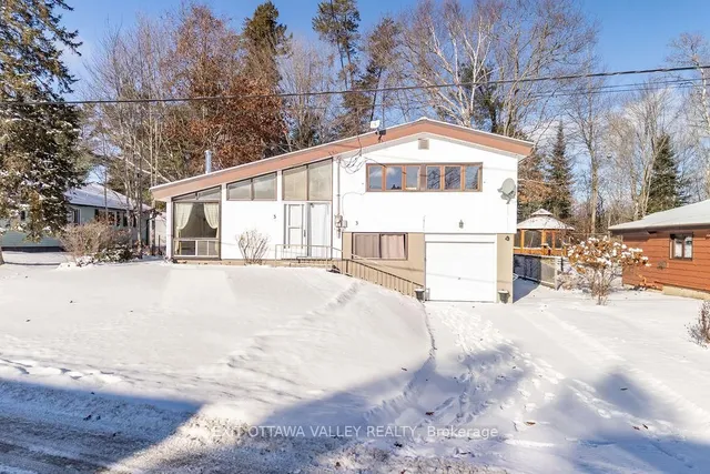 3 Newton Cres, Deep River 2