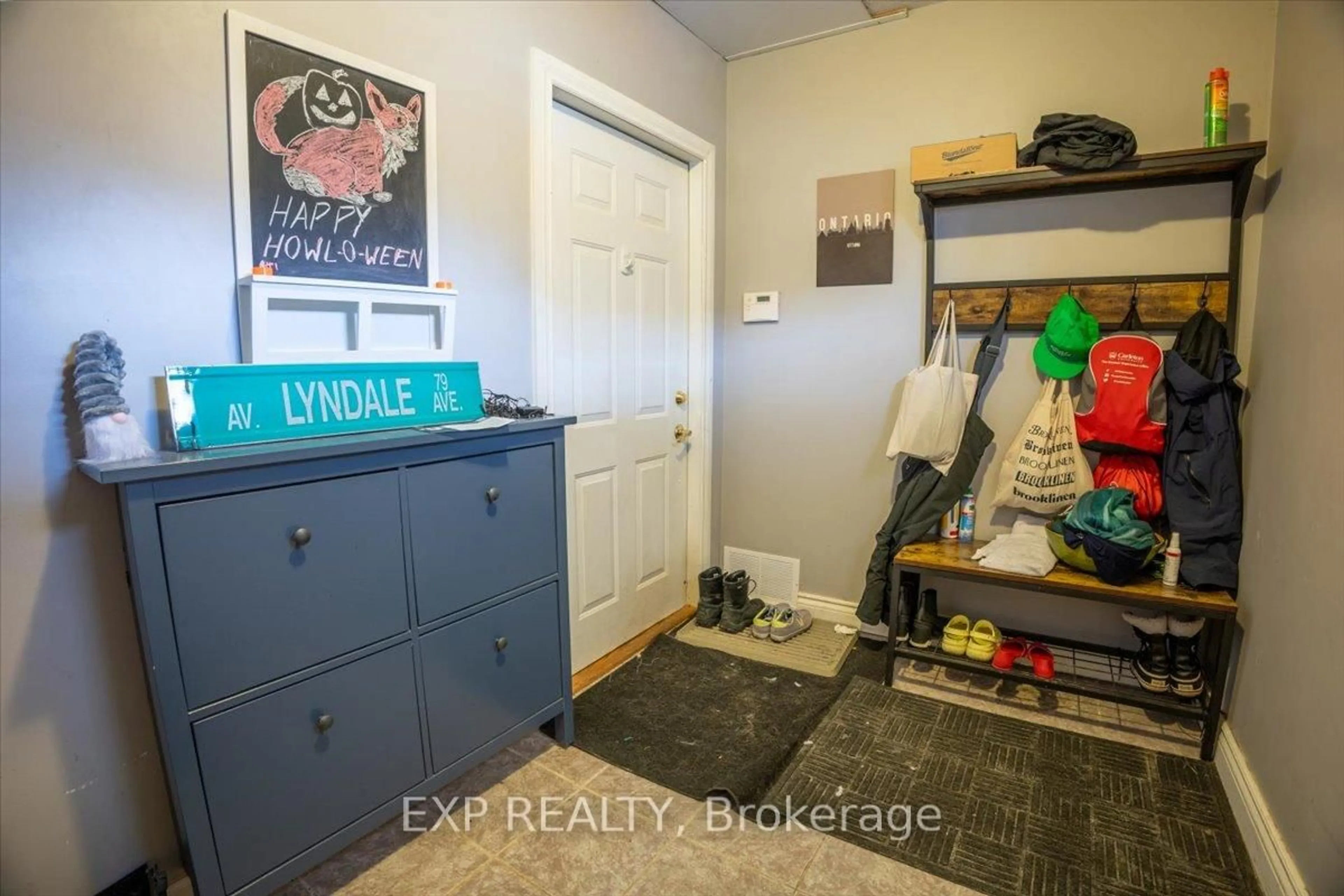 Laundry room for 68 Lyndale Ave, Ottawa Ontario K1Y 2M8