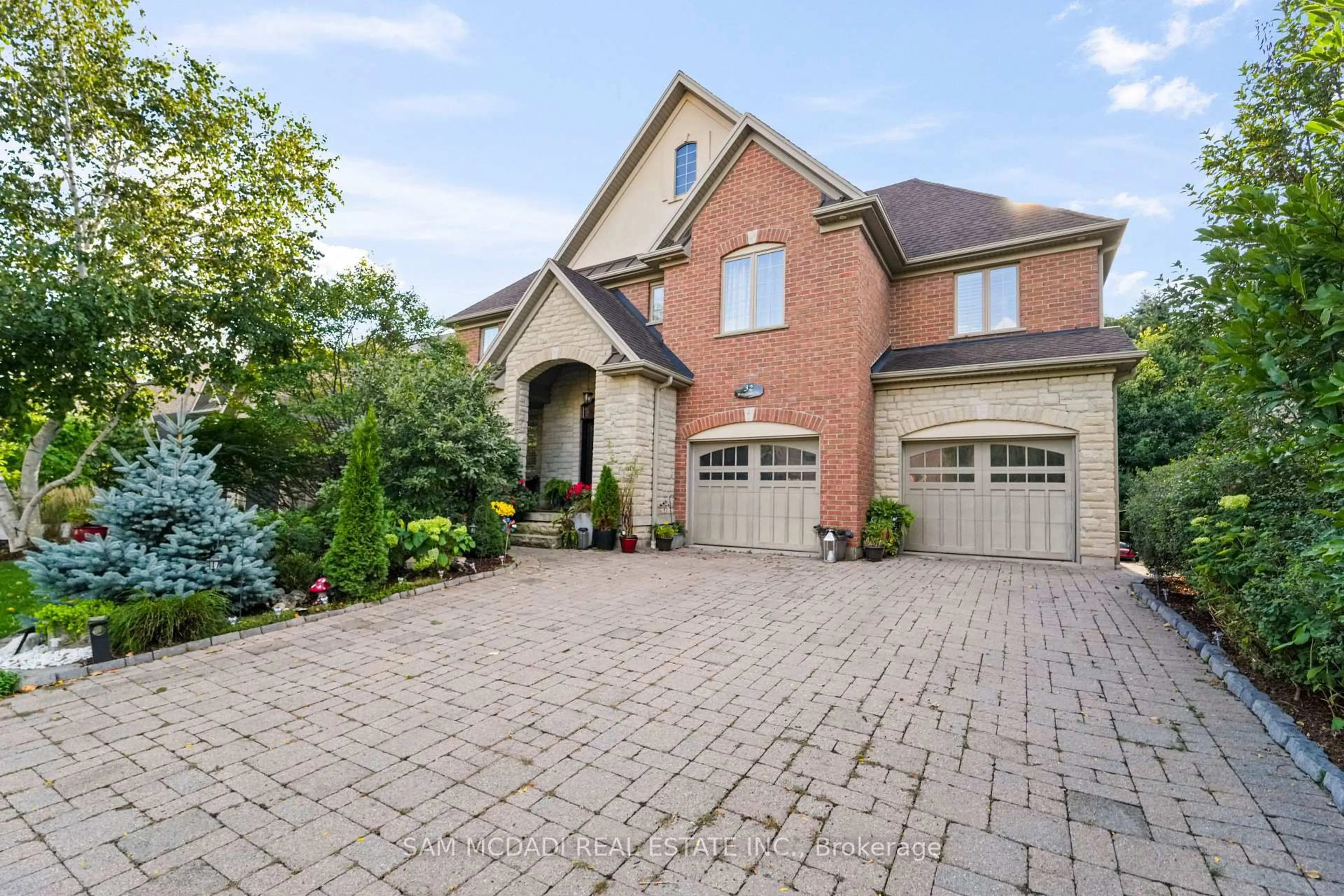 Home with brick exterior material, street for 32 Pennsylvania Cres, Kitchener Ontario N2P 2S5