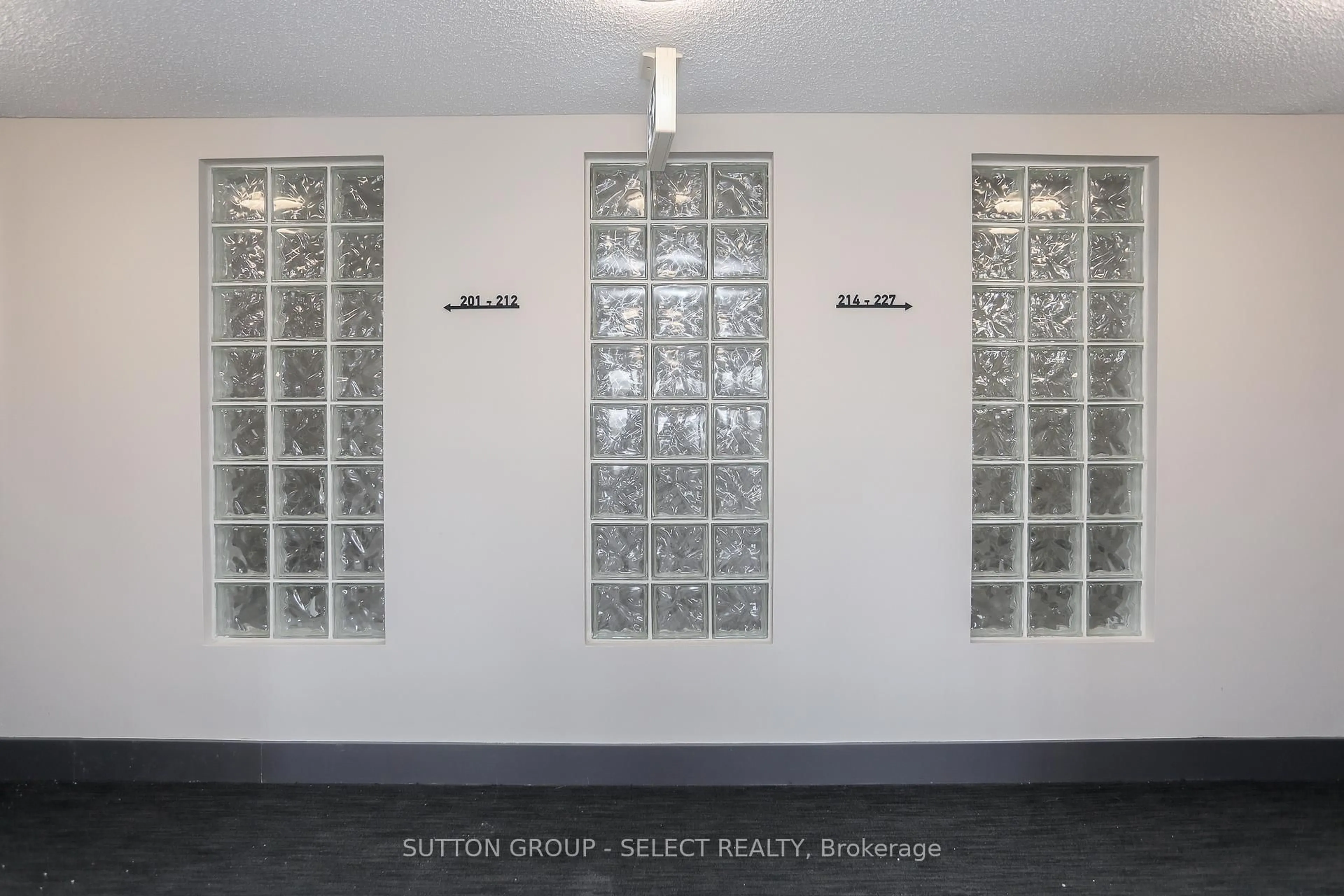 Indoor entryway for 2228 Trafalgar St #207, London East Ontario N5V 4J8
