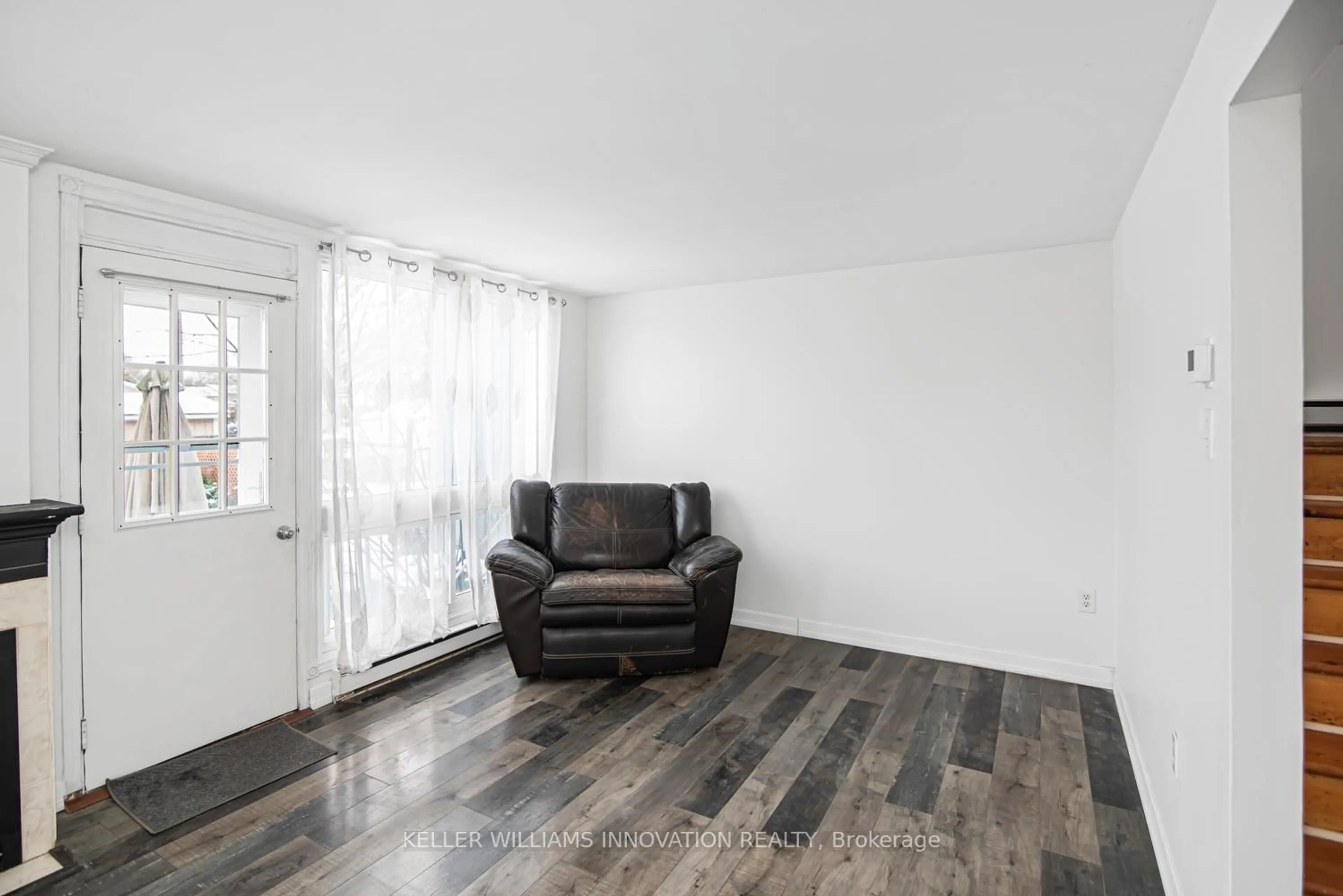 A pic of a room for 25 Britten Clse #9A, Hamilton Ontario L9C 4J8