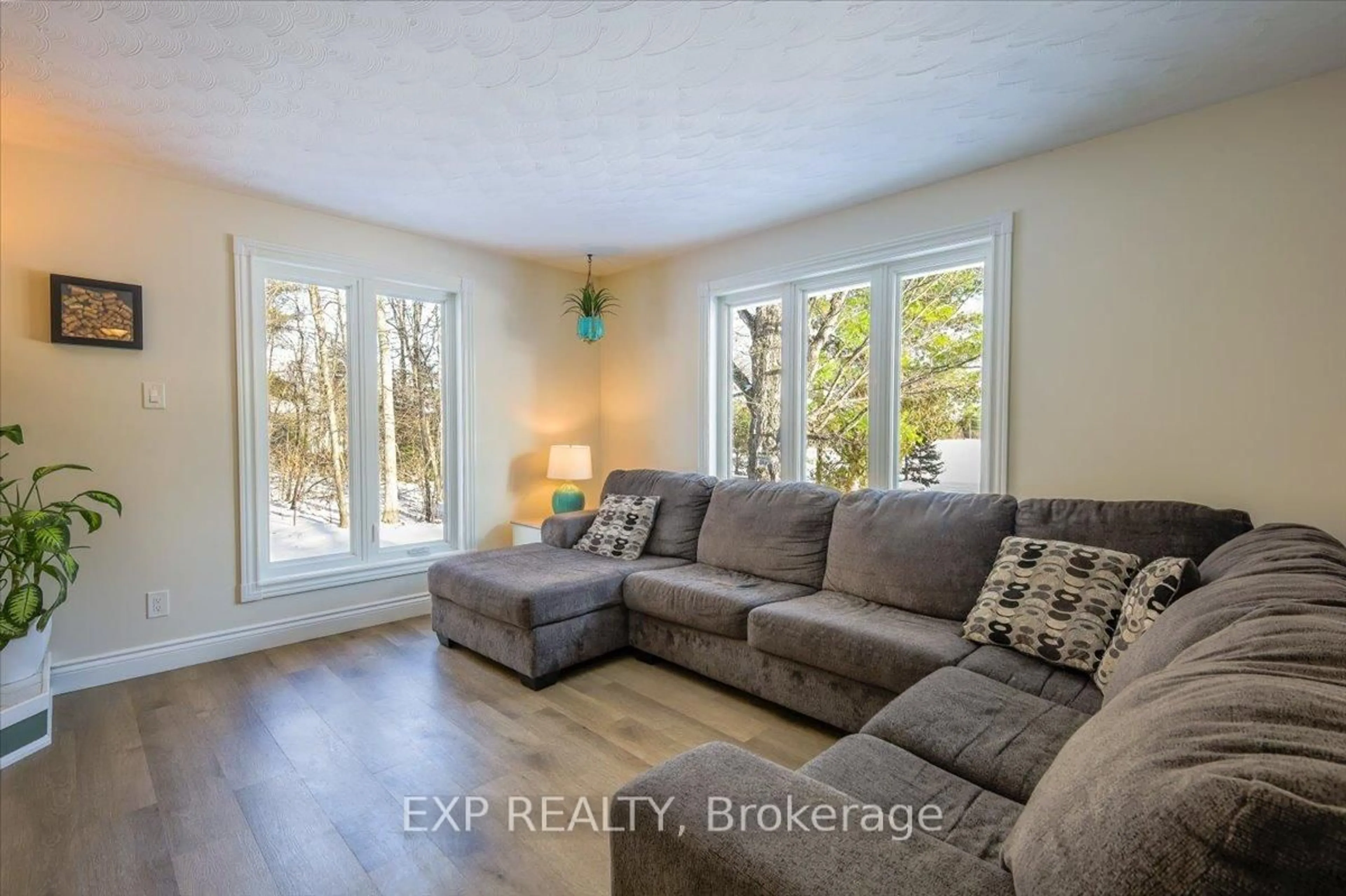 Living room with furniture, unknown for 702 CEDAR HILL Rd, Pakenham Ontario K0A 2X0