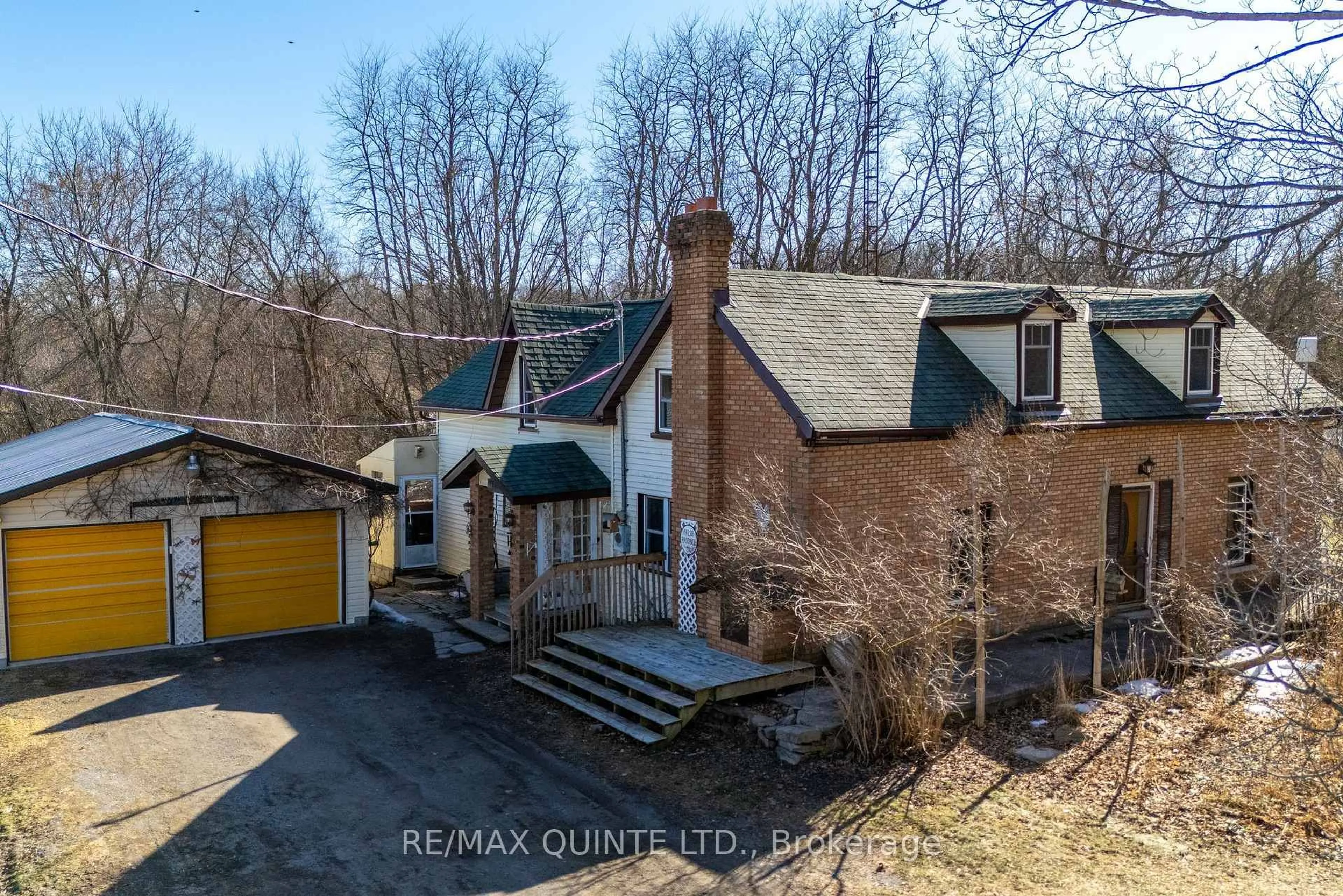 A pic from outside/outdoor area/front of a property/back of a property/a pic from drone, street for 636 GLEN ROSS Rd, Hastings Ontario K0K 2C0