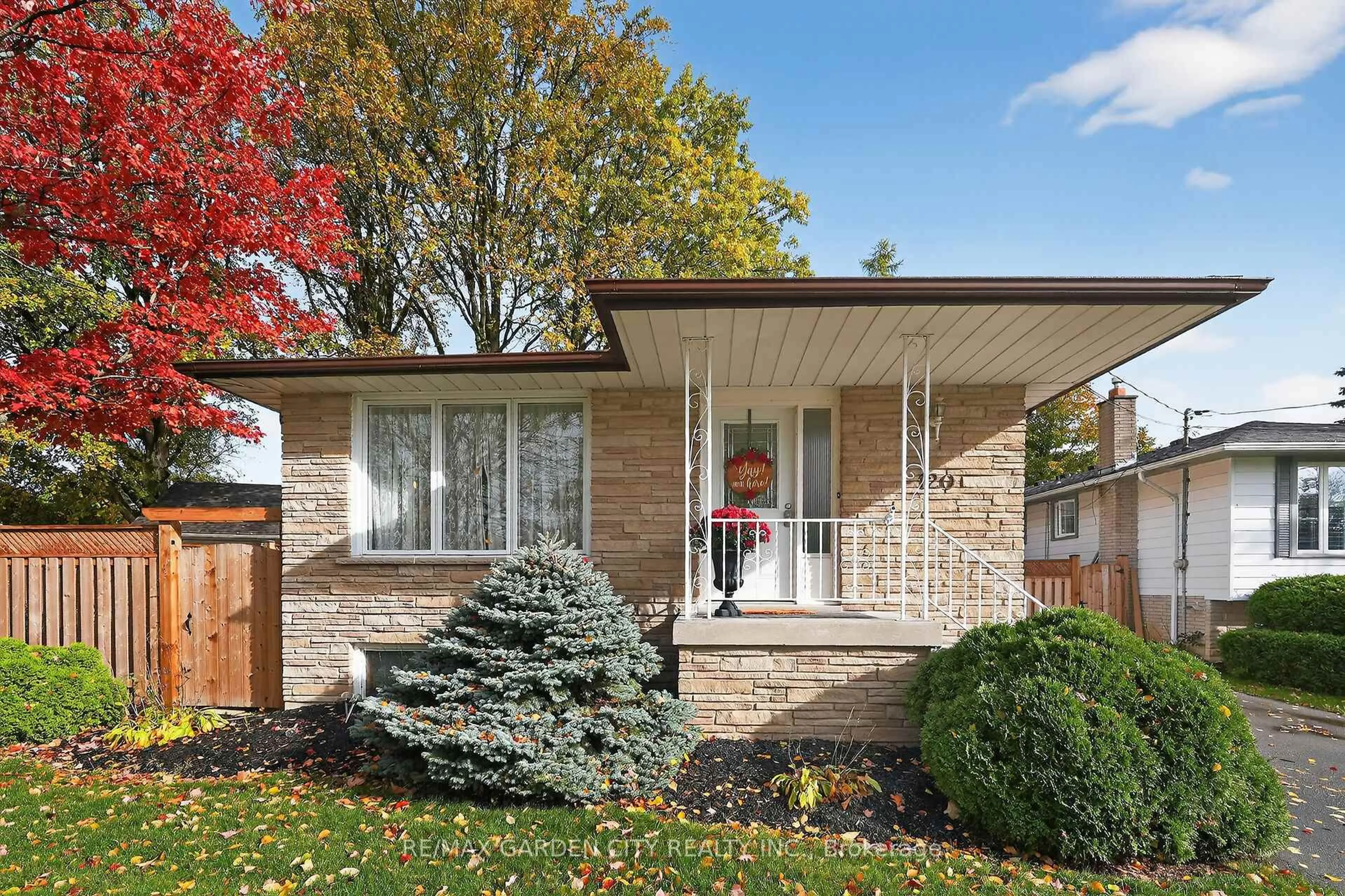 Home with brick exterior material, street for 120 Kinross St, Haldimand Ontario N3W 1K1