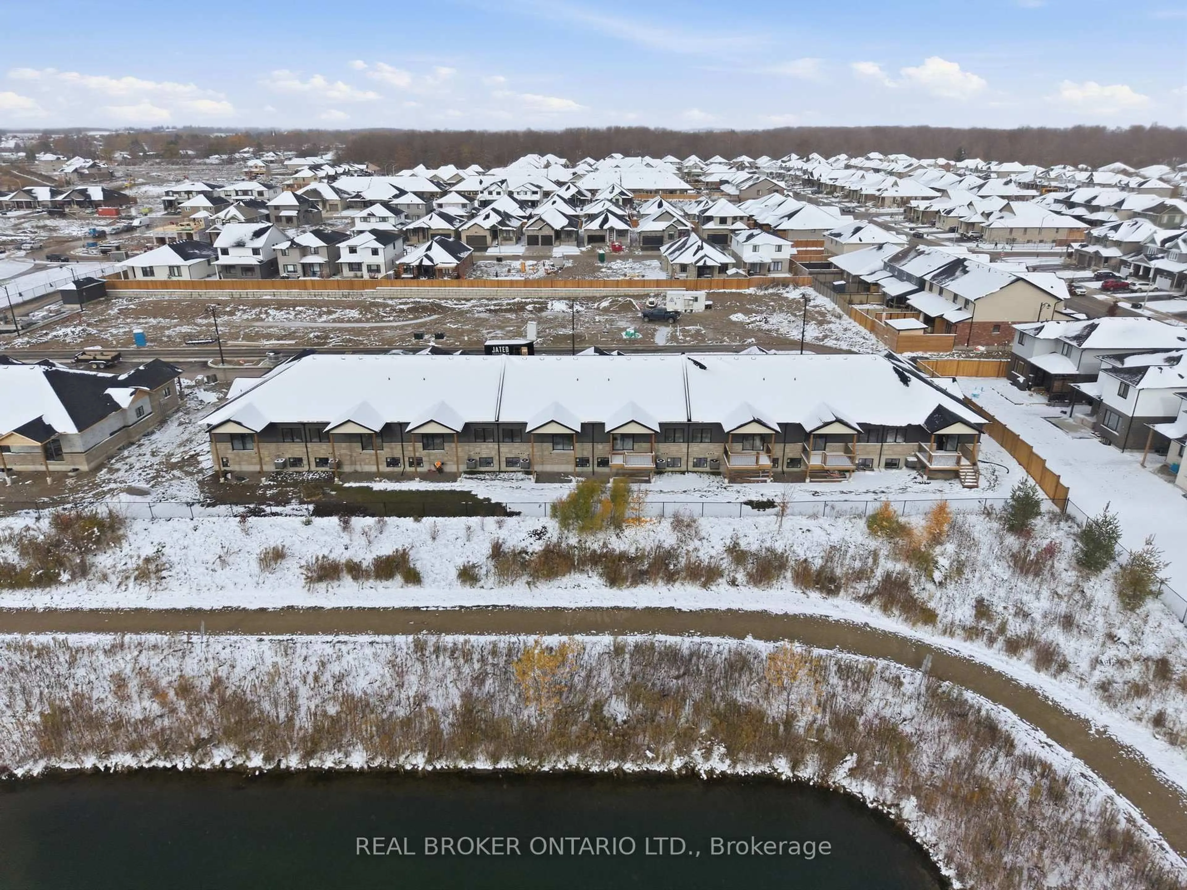 A pic from outside/outdoor area/front of a property/back of a property/a pic from drone, water/lake/river/ocean view for 29 Weymouth St #17, Woolwich Ontario N3B 0G3