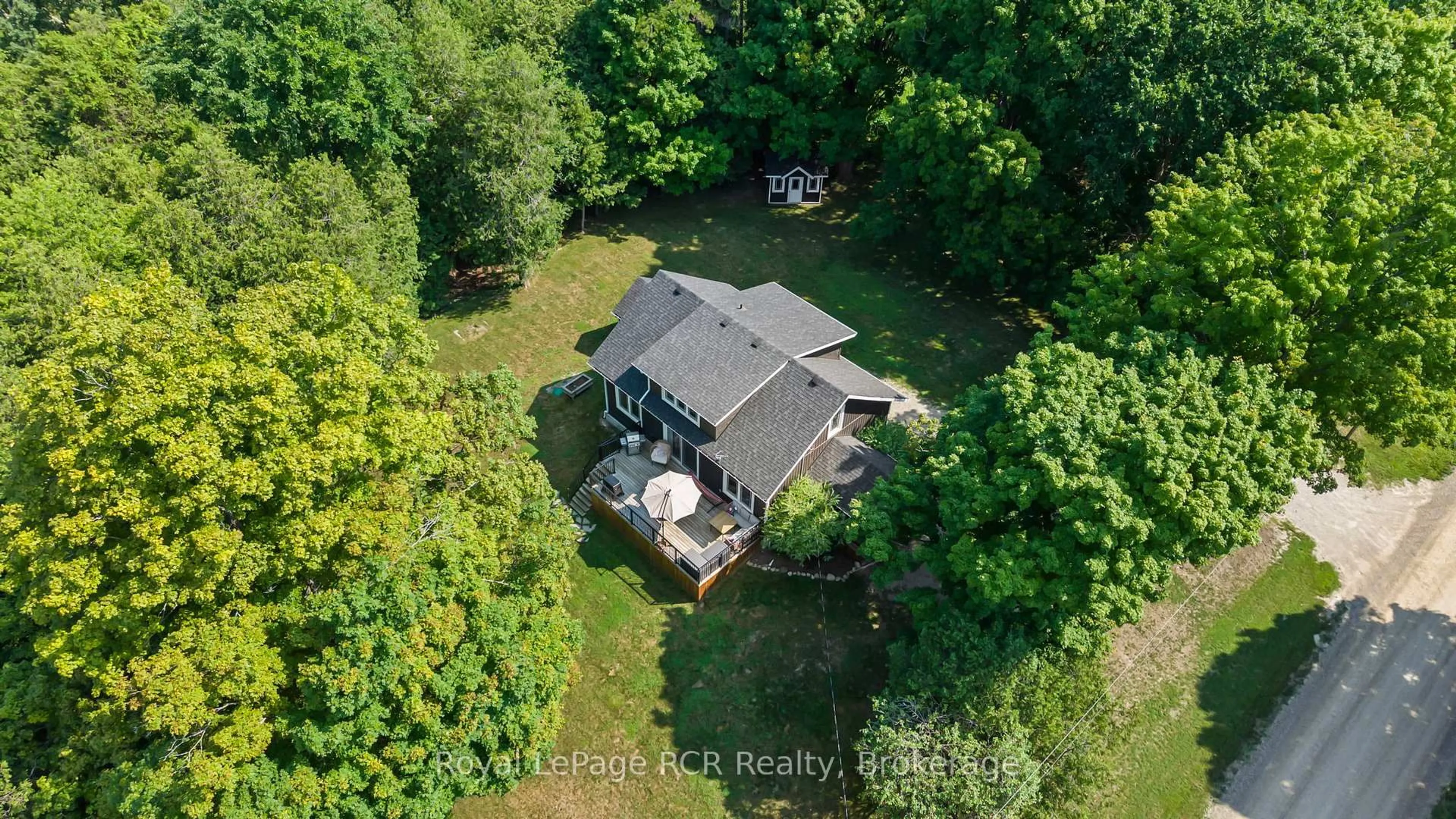 A pic from outside/outdoor area/front of a property/back of a property/a pic from drone, unknown for 39626 Glenannon Rd, Morris Turnberry Ontario N0G 2W0
