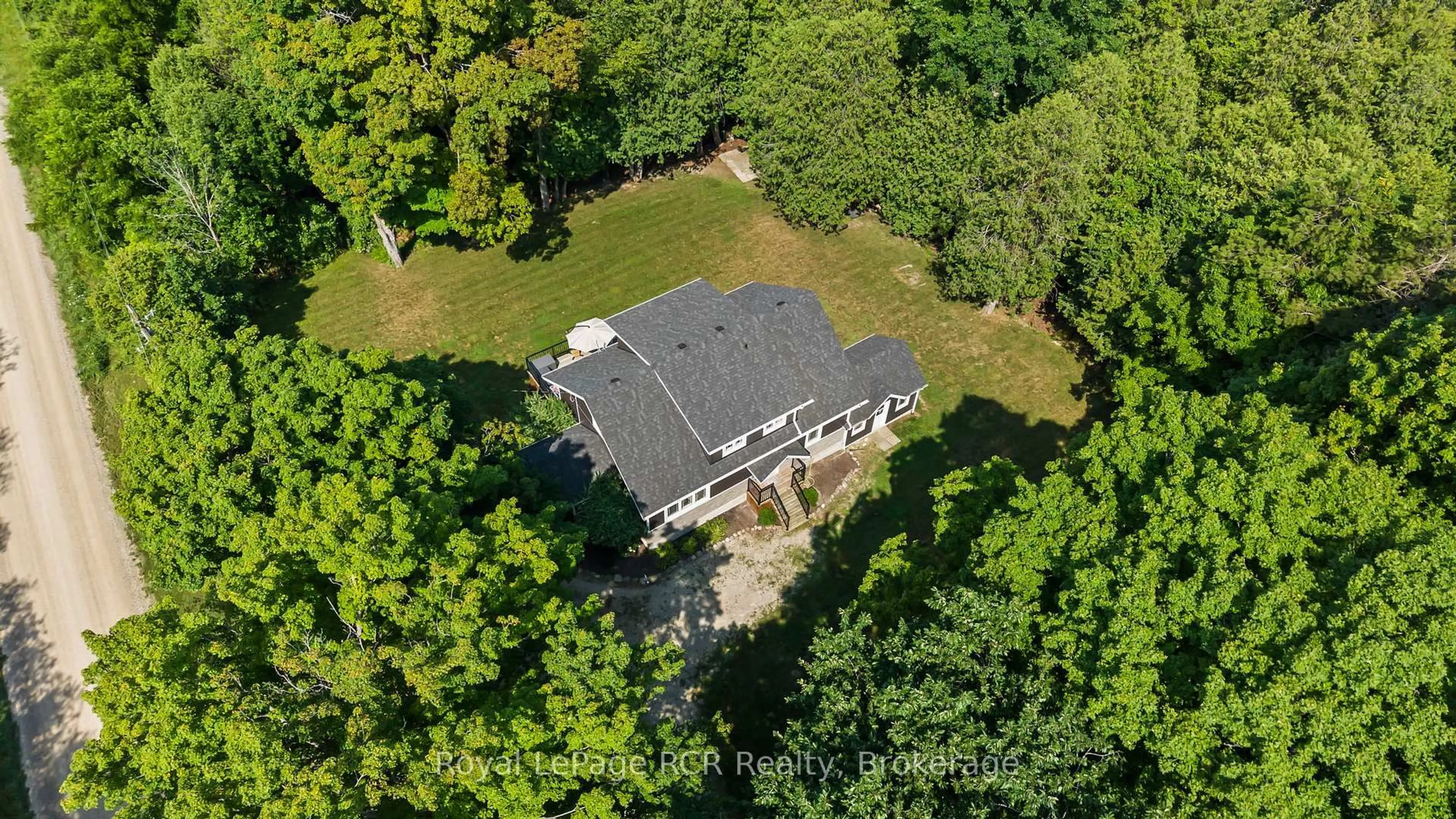 A pic from outside/outdoor area/front of a property/back of a property/a pic from drone, unknown for 39626 Glenannon Rd, Morris Turnberry Ontario N0G 2W0