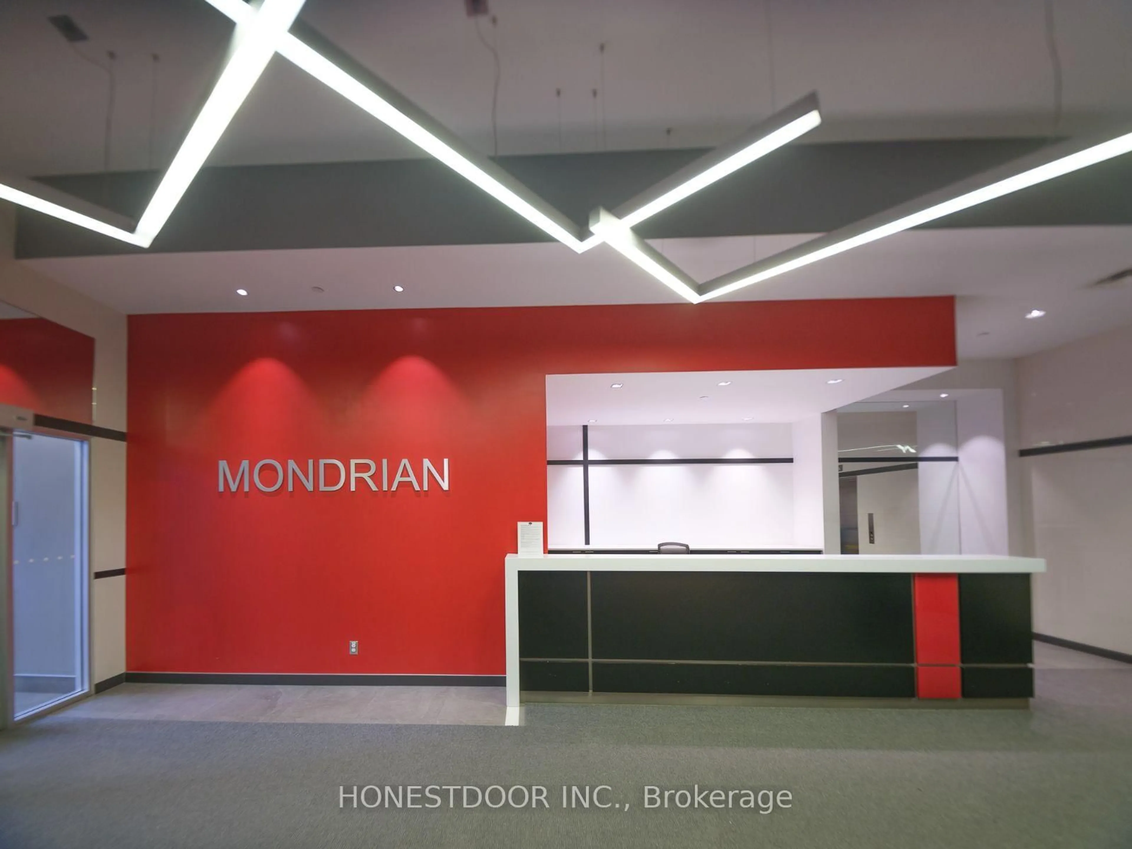 Indoor foyer for 324 Laurier Ave #1610, Ottawa Ontario K1P 0A4