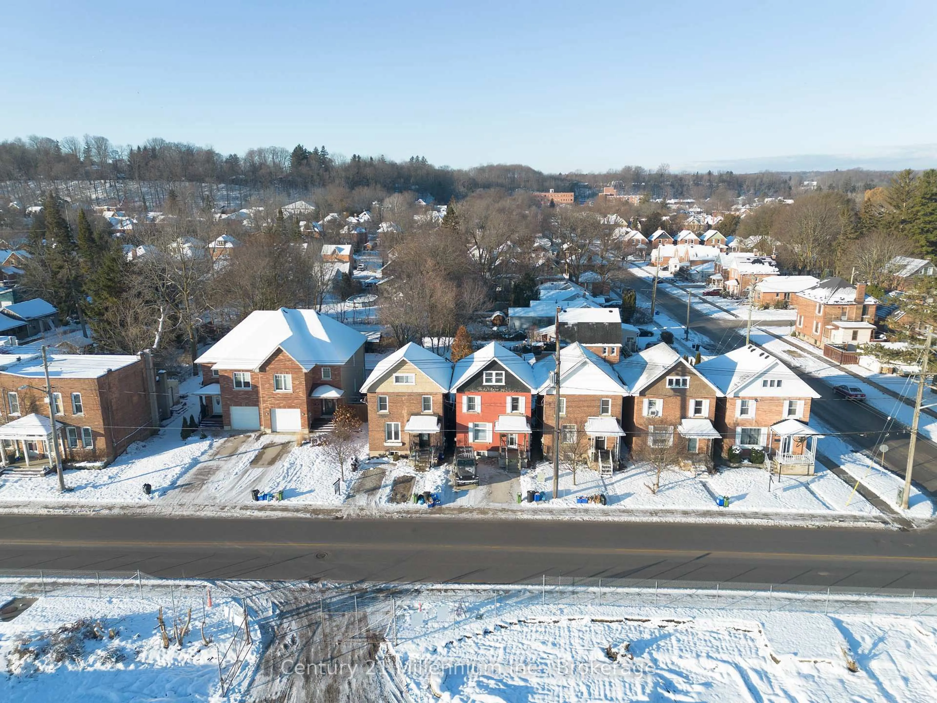 A pic from outside/outdoor area/front of a property/back of a property/a pic from drone, unknown for 1188 2nd Ave, Owen Sound Ontario N4K 4N2