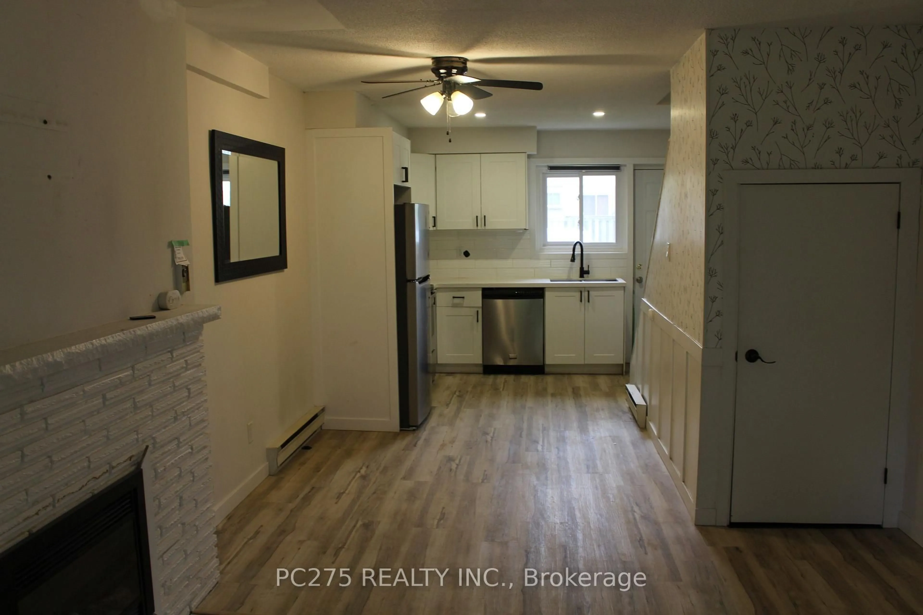 A pic of a room for 1090 Kipps Lane #101, London East Ontario N5Y 1V4