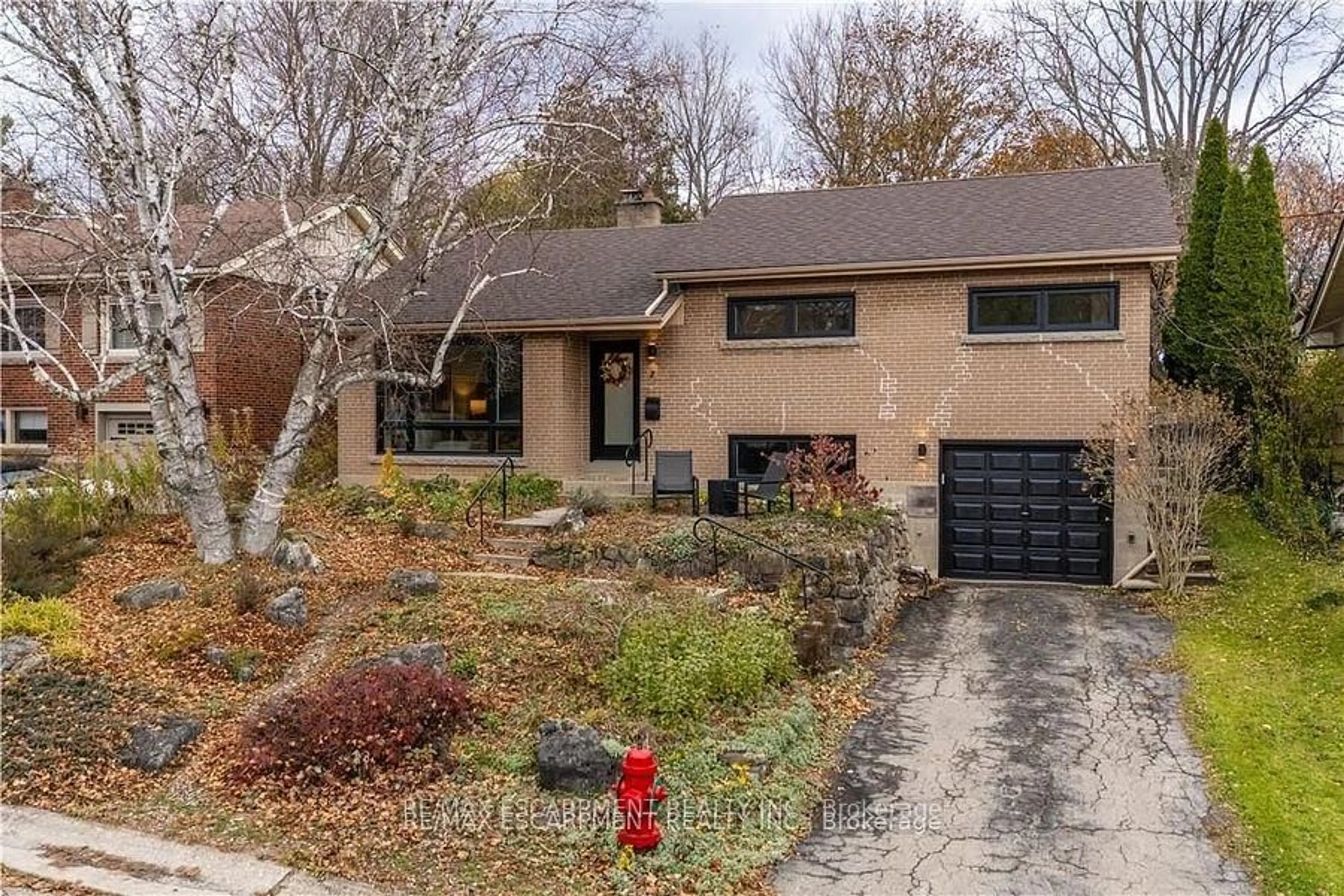 Home with brick exterior material, street for 7 Glenmorris Dr, Hamilton Ontario L9H 1S5