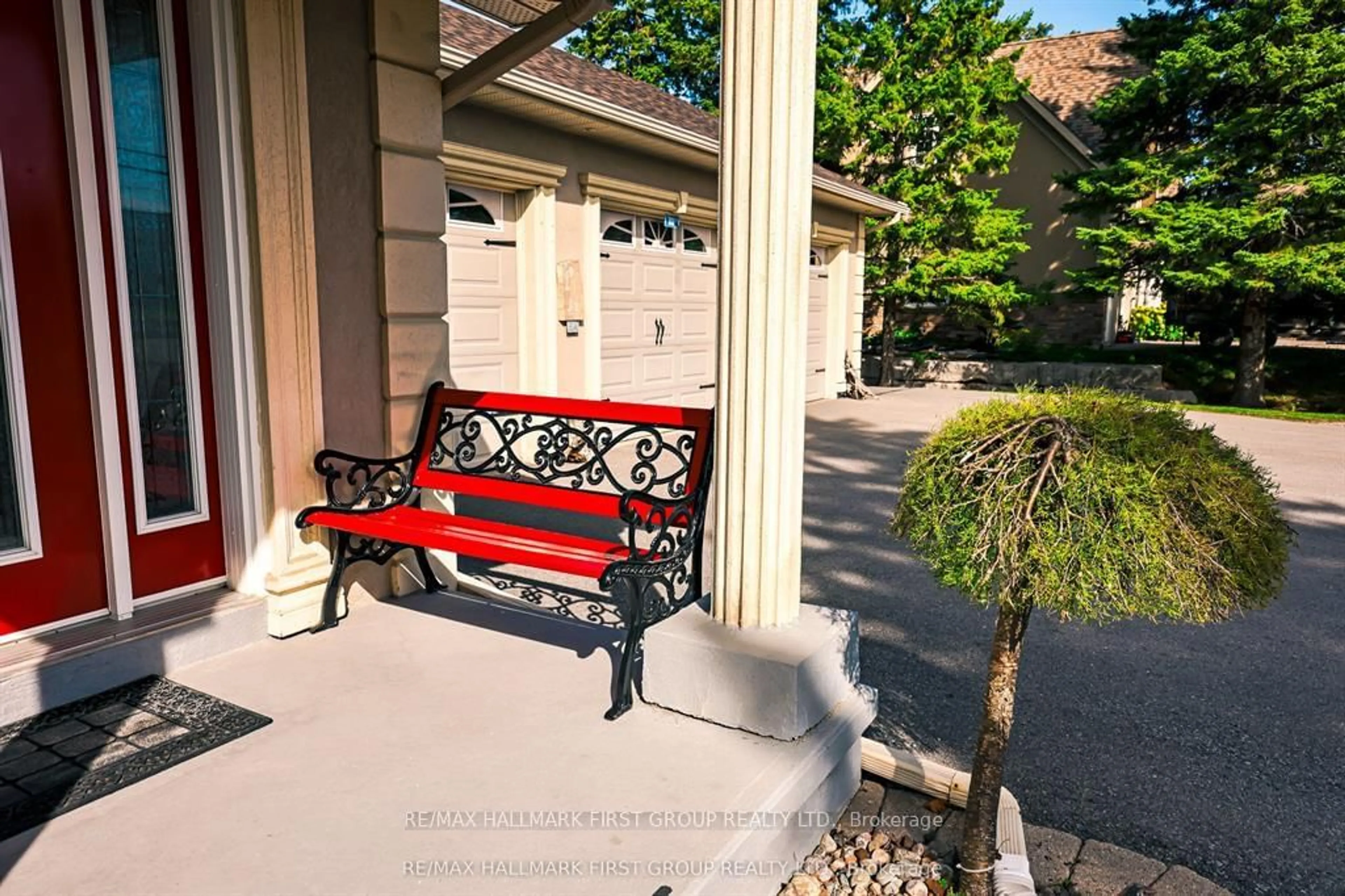 Patio, street for 1856 Sherbrooke St, Cavan Monaghan Ontario L0A 1G0