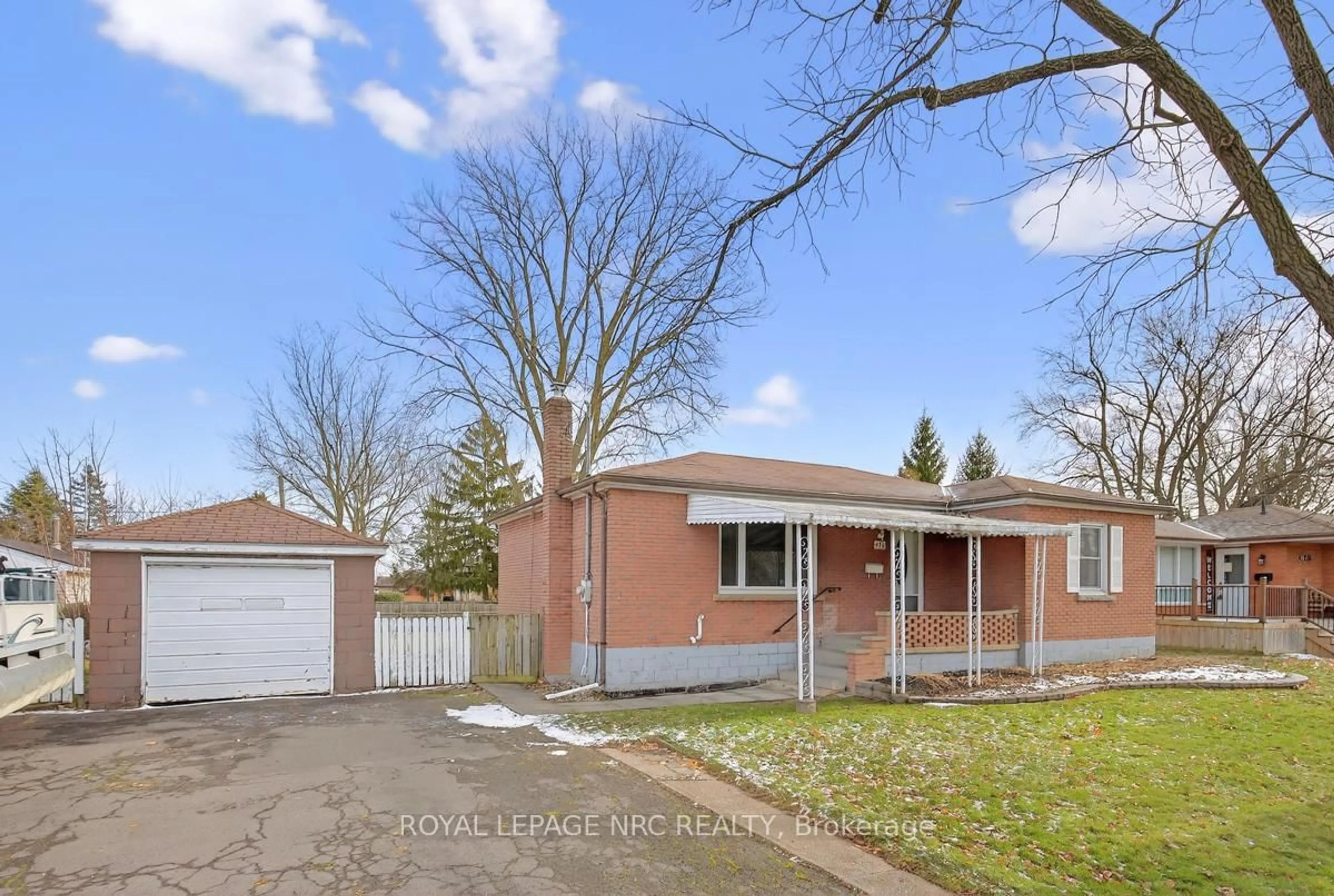Home with brick exterior material, street for 430 CLARE Ave, Welland Ontario L3C 3B3