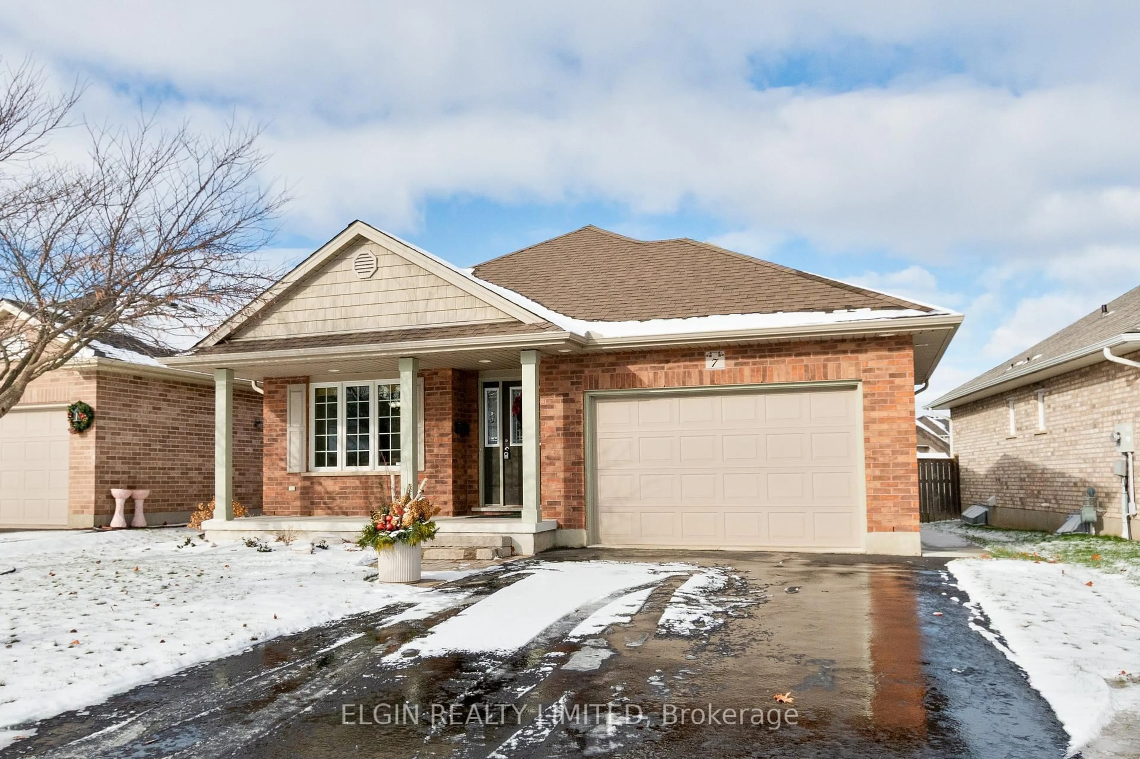 Home with brick exterior material, street for 7 Circlewood Dr, St. Thomas Ontario N5P 0A6
