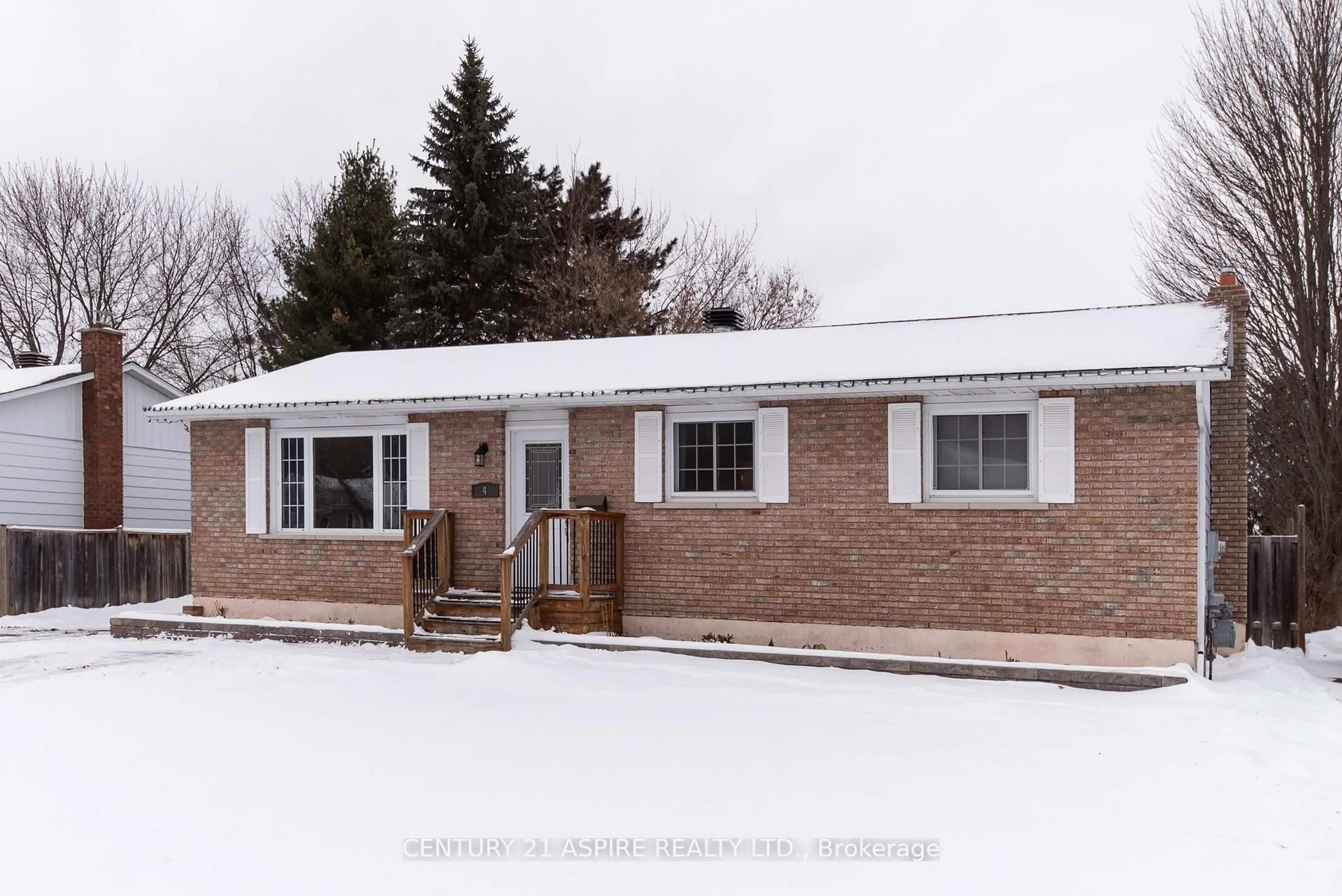 Unknown for 4 James St, Petawawa Ontario K8H 3B5