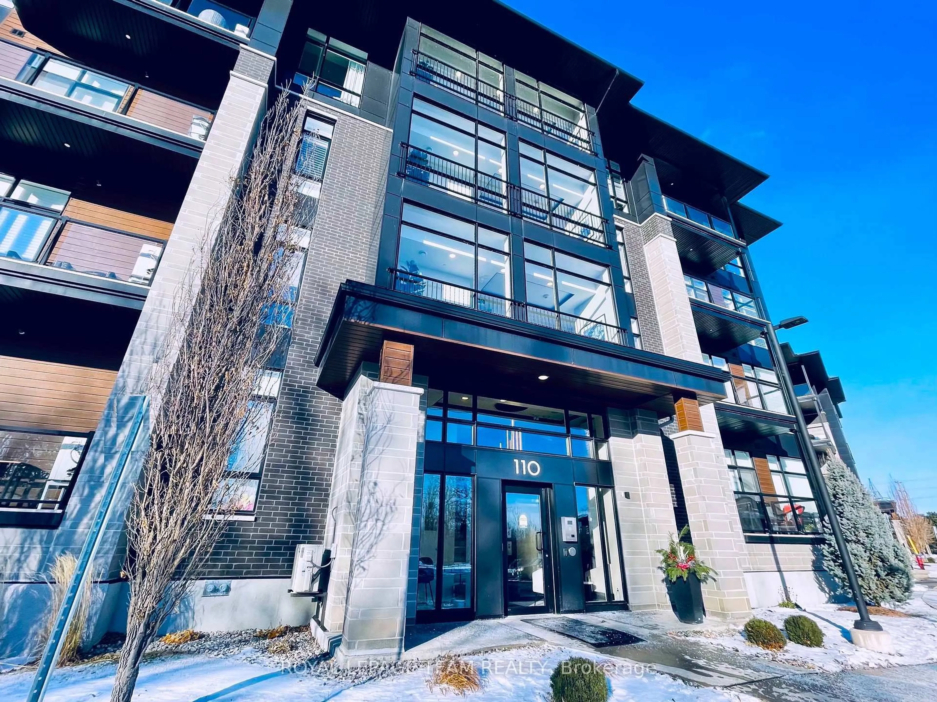 Indoor foyer for 110 Cortile Private #301, Ottawa Ontario K1V 2S8