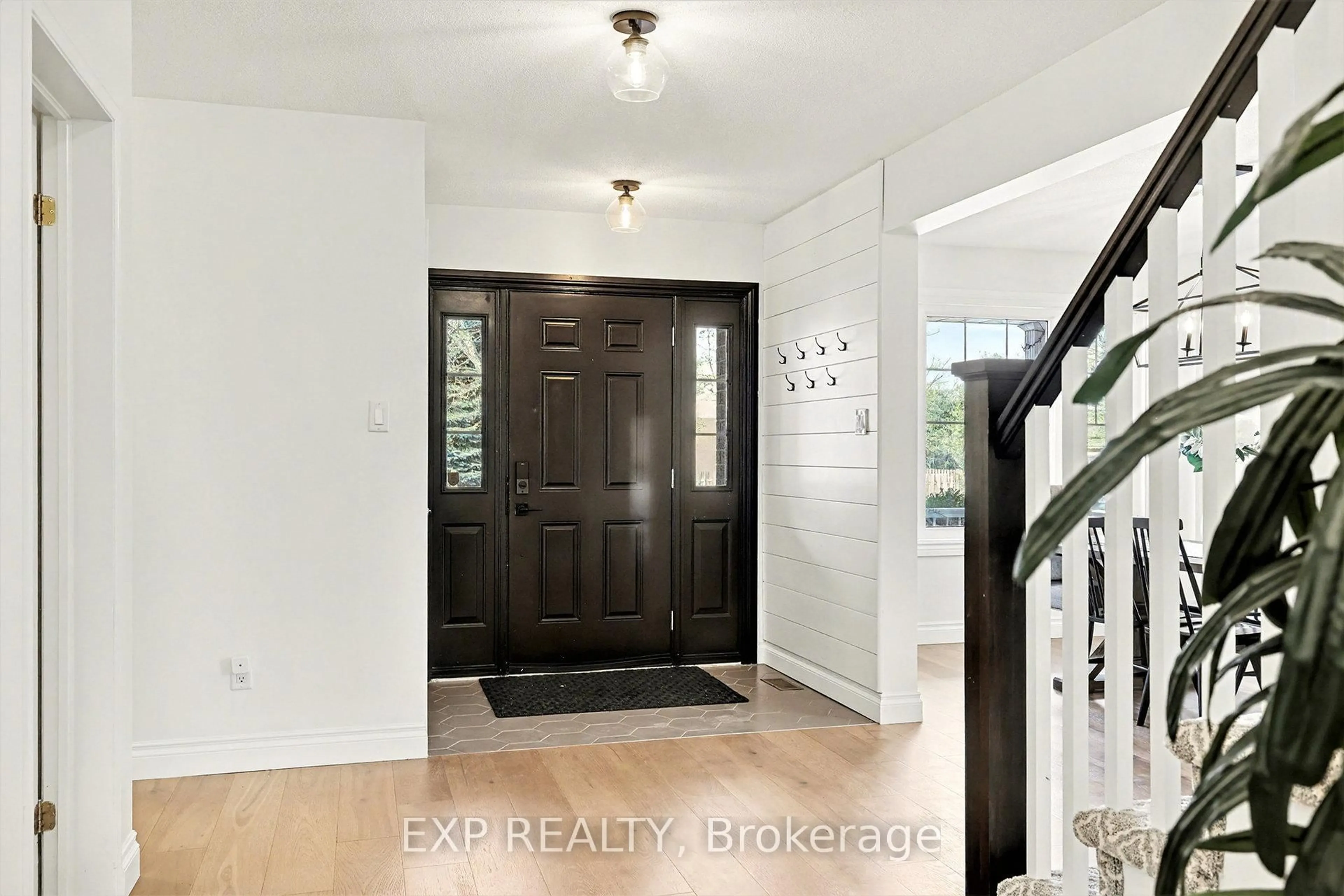 Indoor entryway for 26 Thresher Ave, Stittsville Ontario K2S 1X8