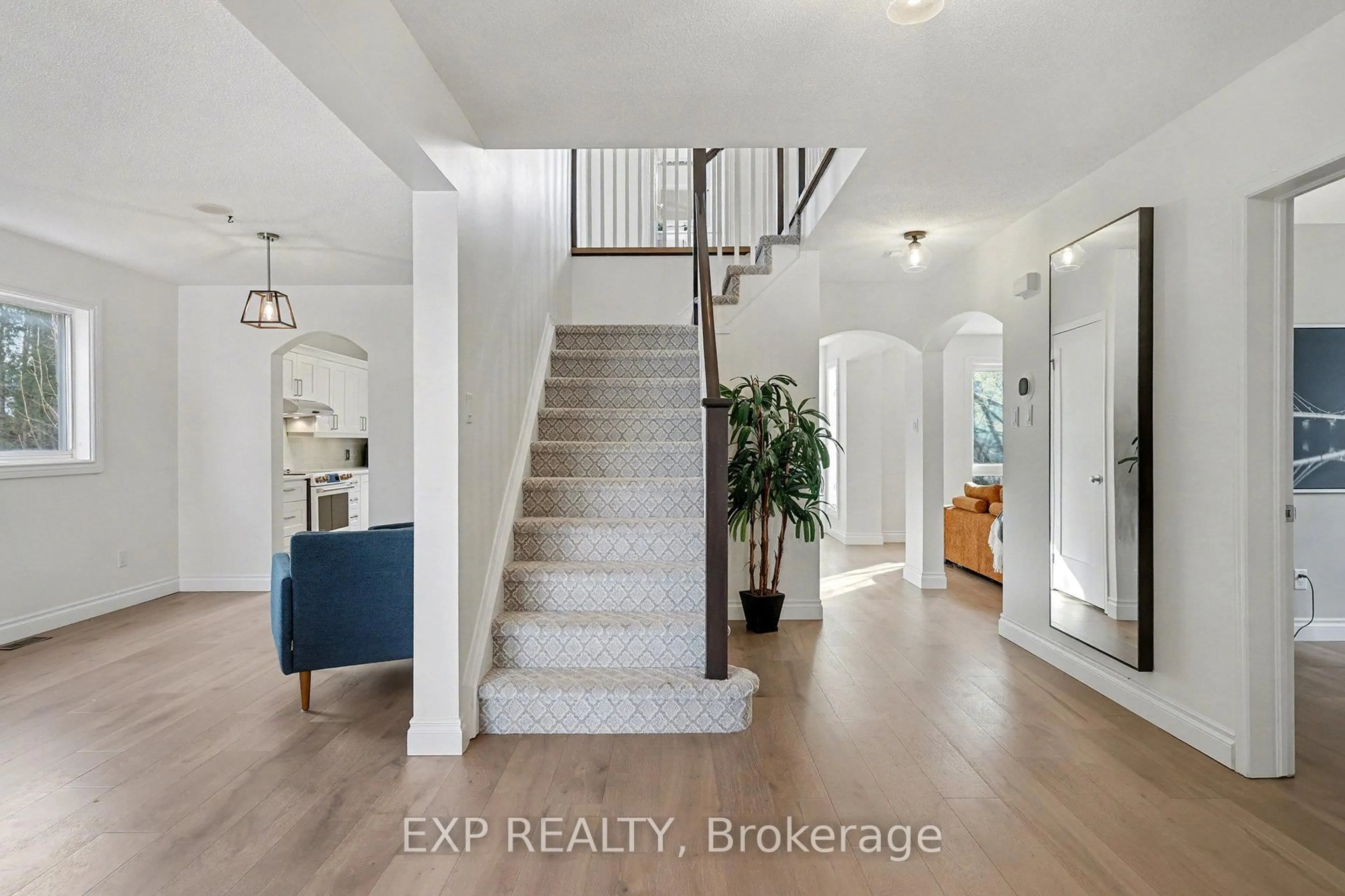 Indoor entryway for 26 Thresher Ave, Stittsville Ontario K2S 1X8