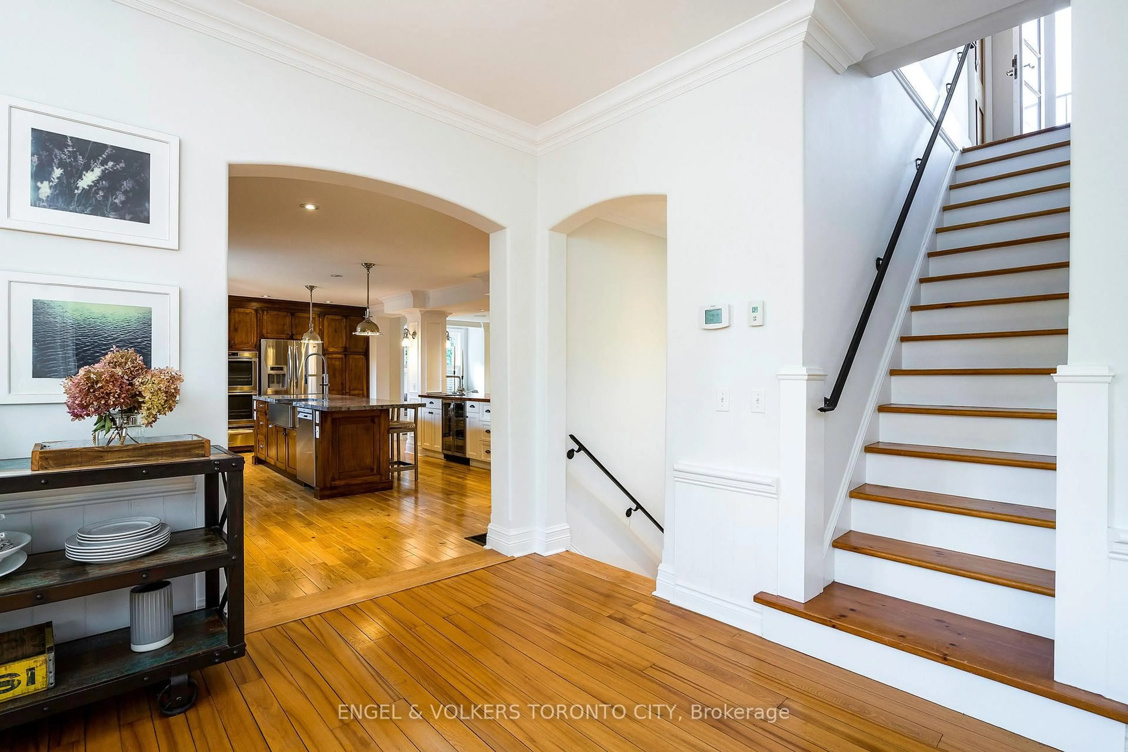 Indoor entryway for 13 Huron St, Blue Mountains Ontario N0H 2P0