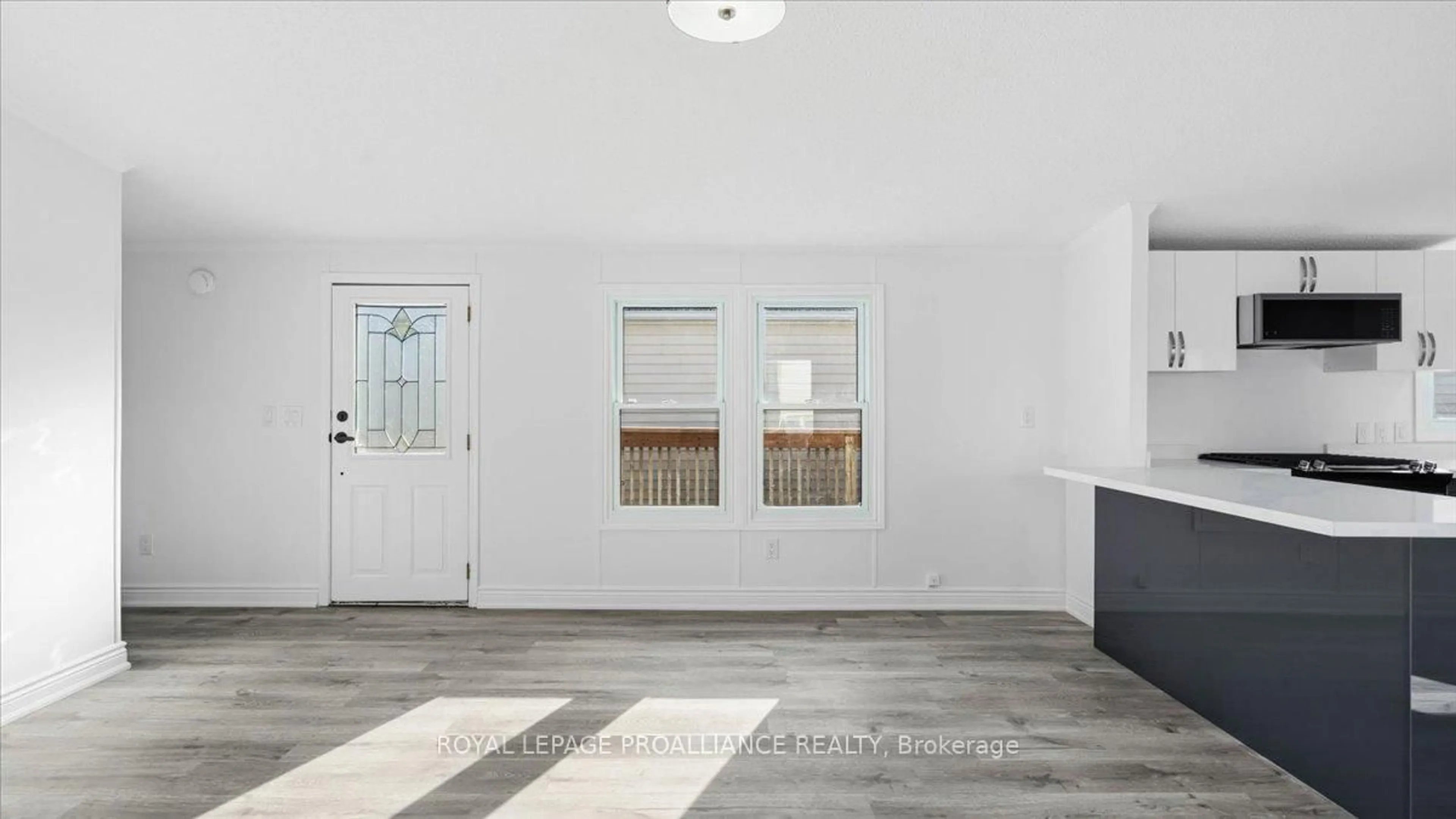 Indoor entryway for 311 Dundas St #21, Quinte West Ontario K8V 1M1