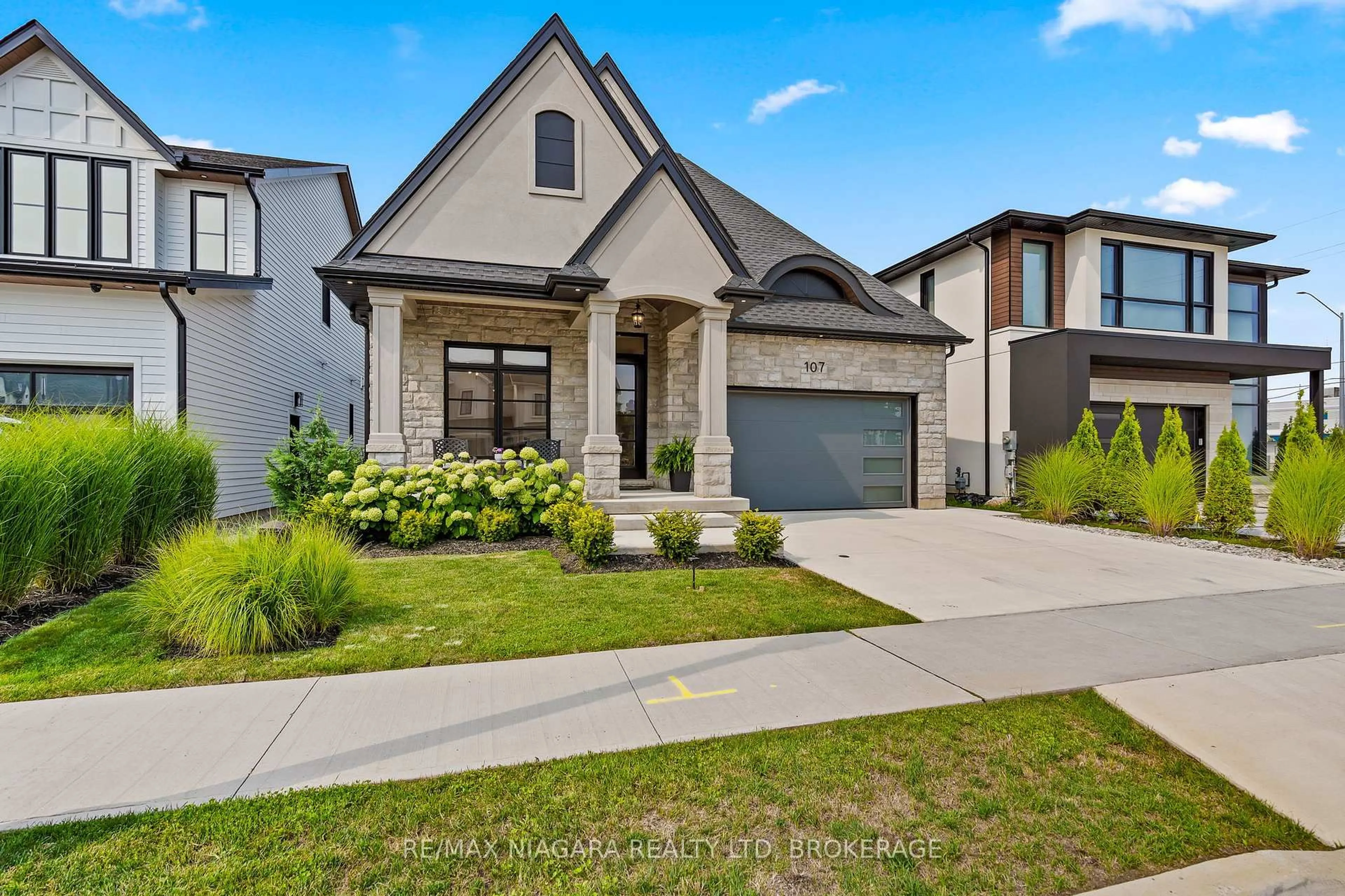 Home with brick exterior material, street for 107 Millpond Rd, Niagara-on-the-Lake Ontario L0S 1J1