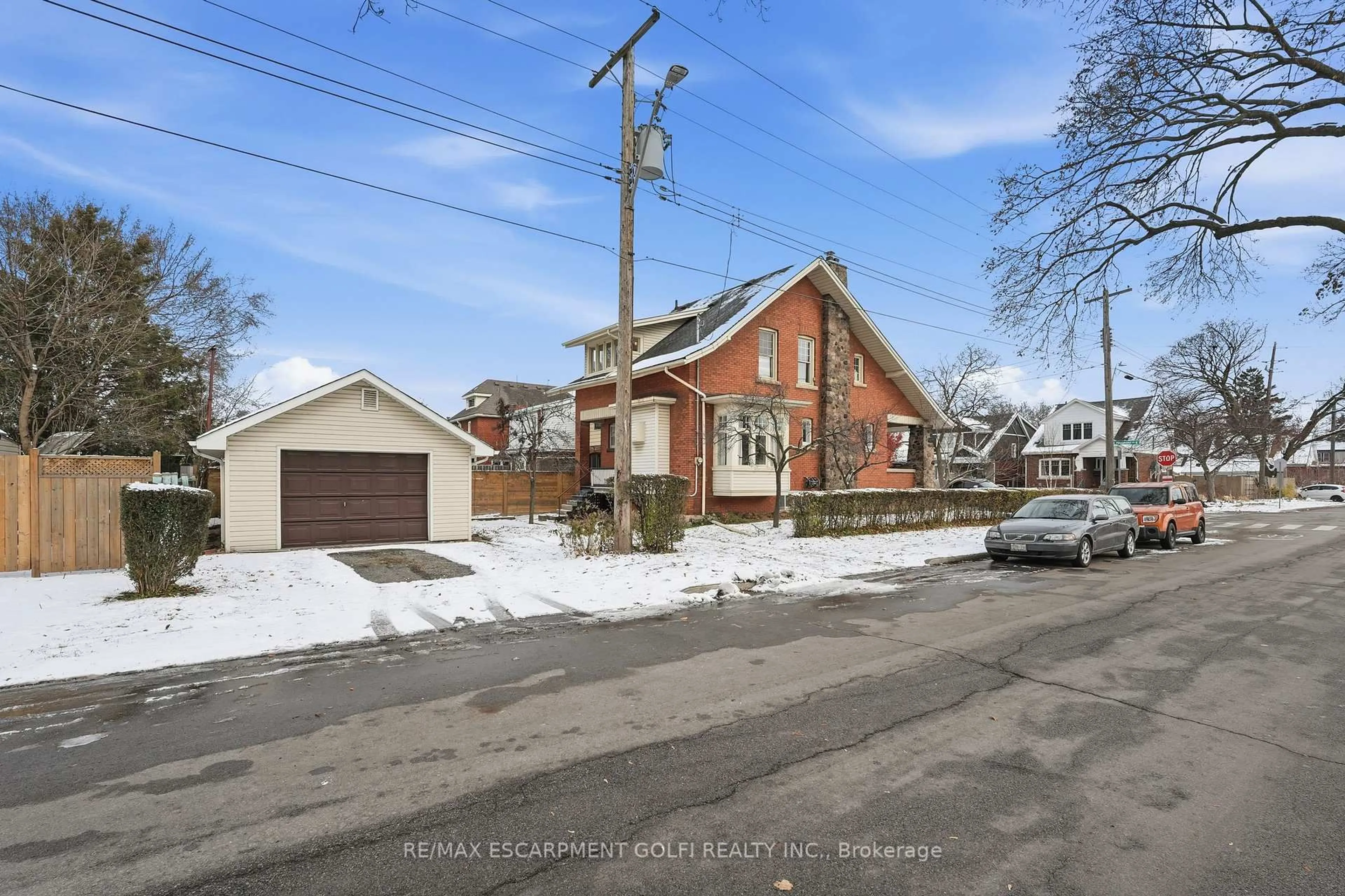 A pic from outside/outdoor area/front of a property/back of a property/a pic from drone, street for 110 Houghton Ave, Hamilton Ontario L8K 2M8