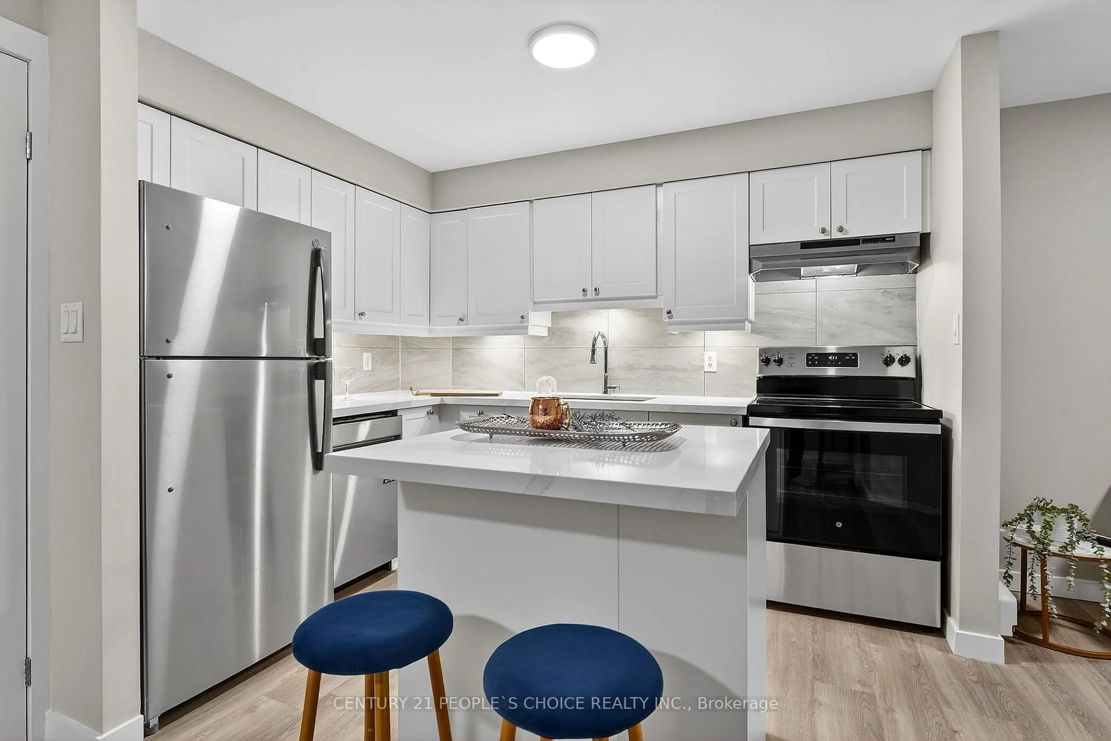 Standard kitchen, unknown for 72 Main St #329, Port Colborne Ontario L3K 5Z8