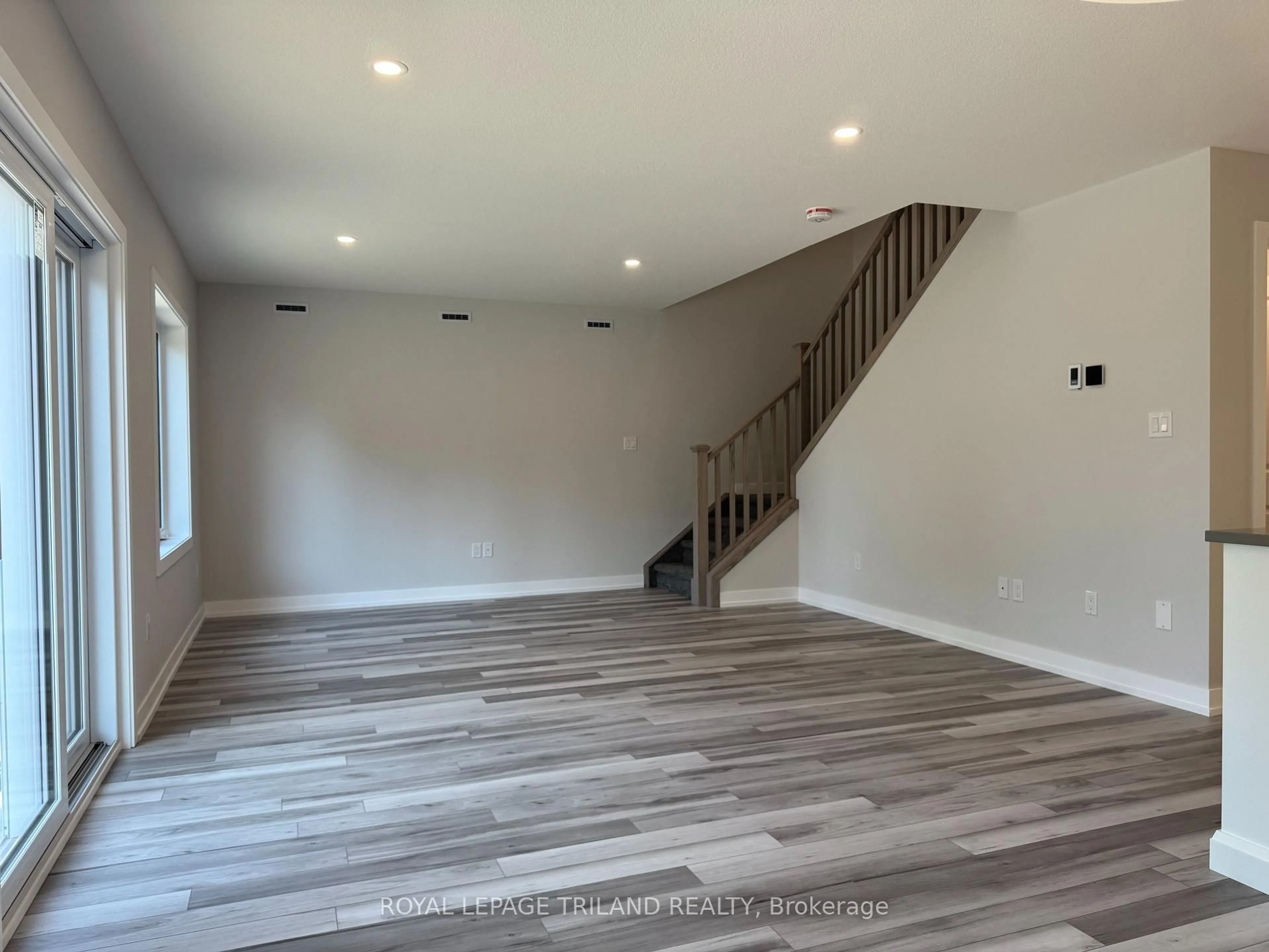 A pic of a room for 163 STYLES Dr, St. Thomas Ontario N5R 0R1