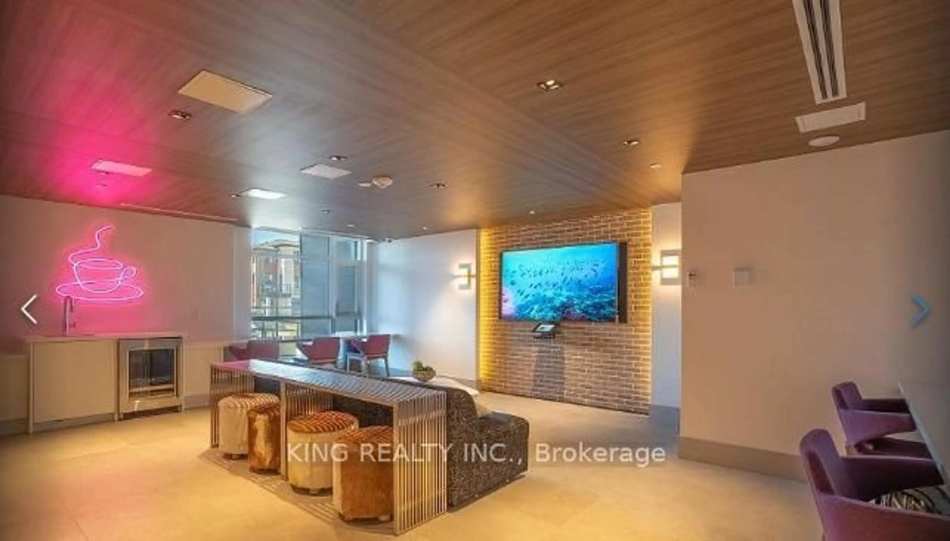 Lobby for 600 North Service Rd #306, Hamilton Ontario L8E 0L2