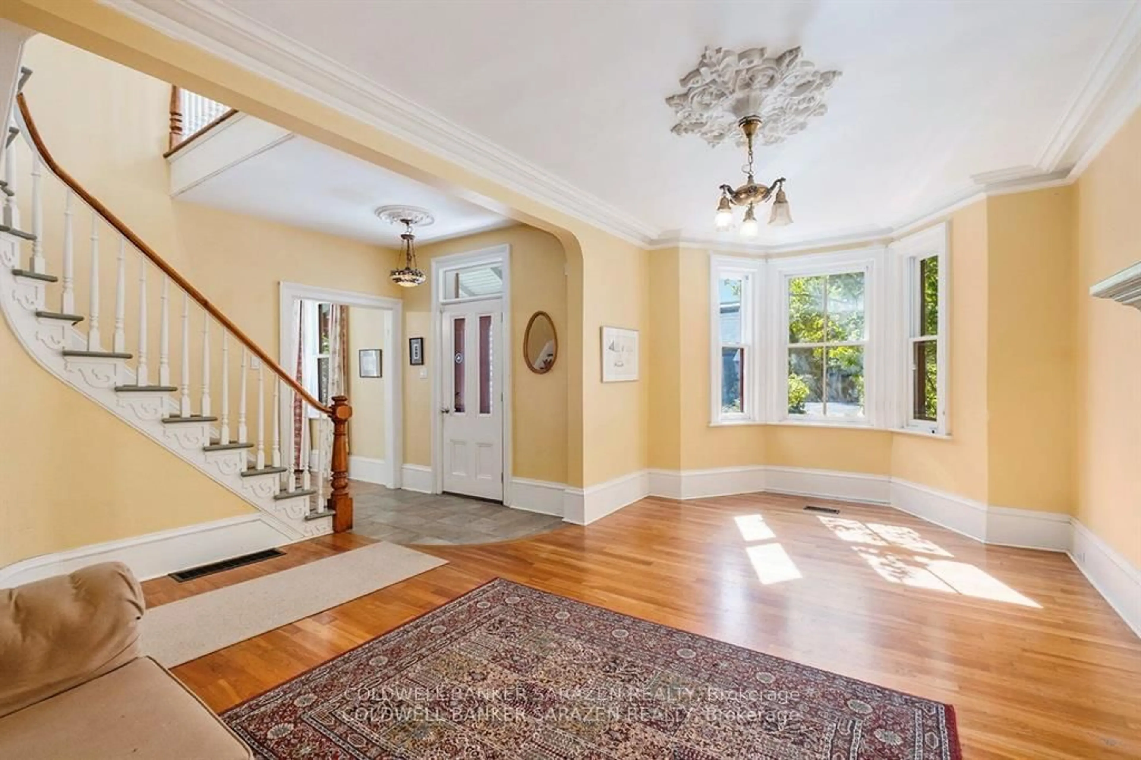 Indoor entryway for 61 Drummond St, Perth Ontario K7H 1G3