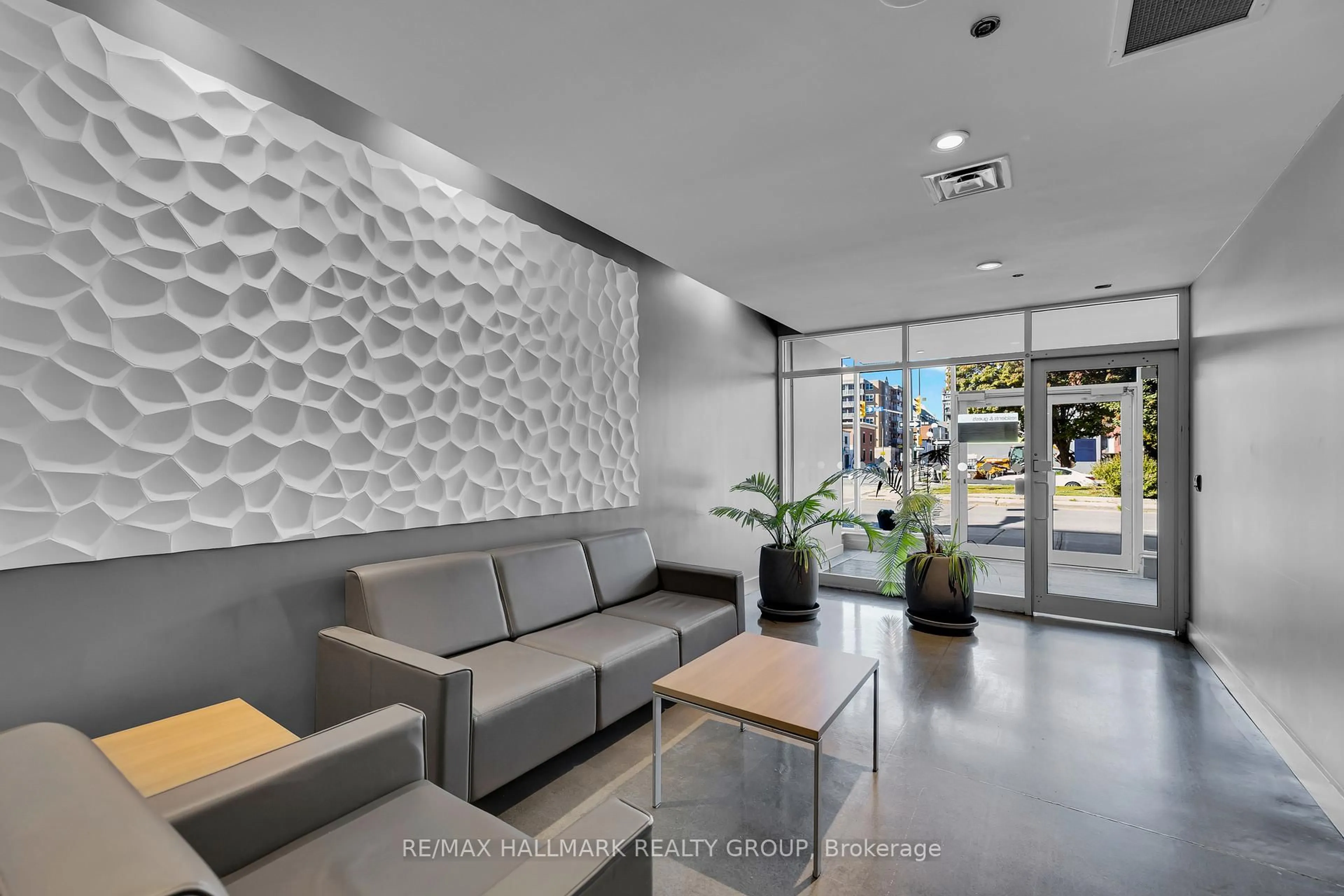 Lobby for 180 York St #210, Ottawa Ontario K1N 1J6
