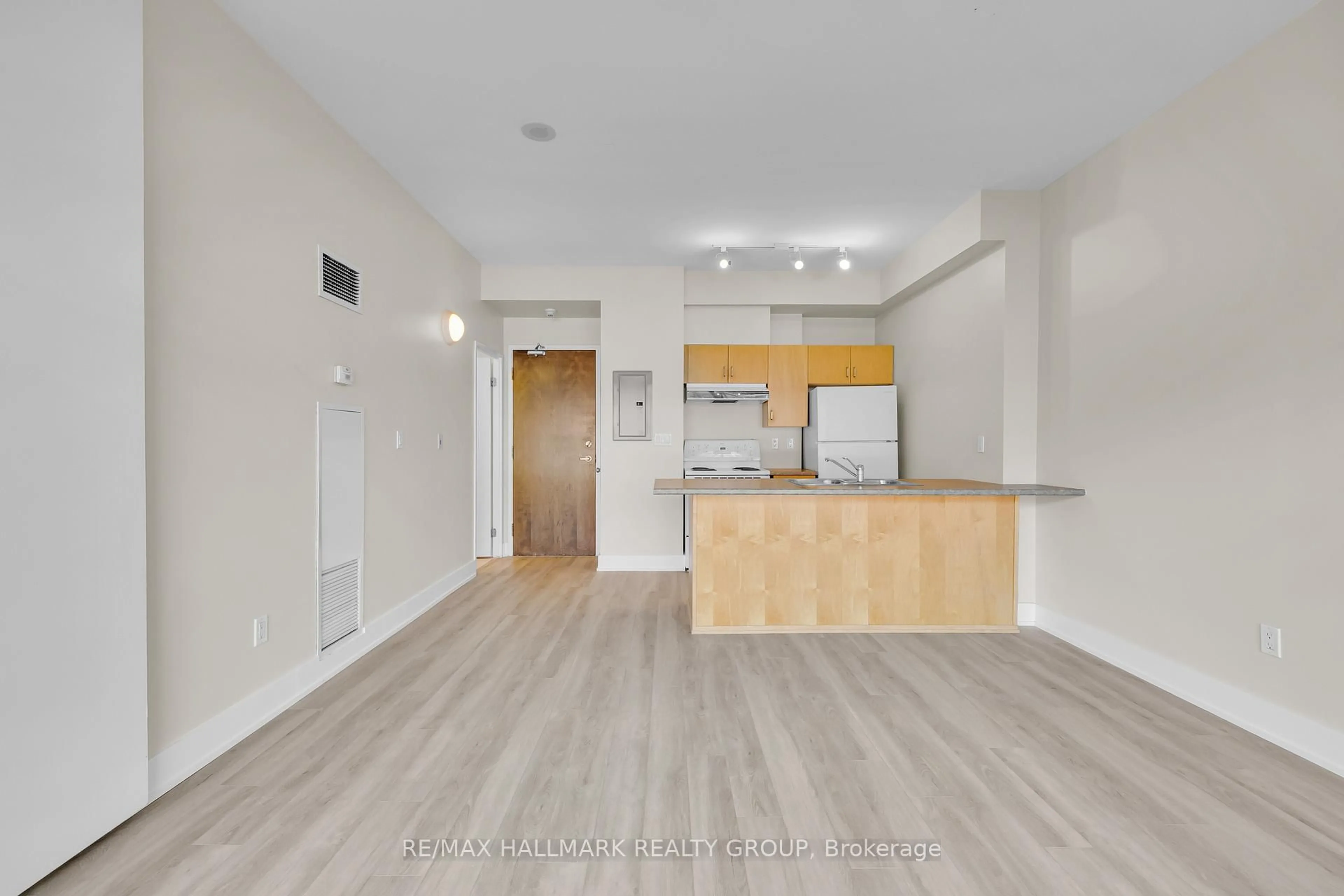 Unknown for 180 York St #210, Ottawa Ontario K1N 1J6