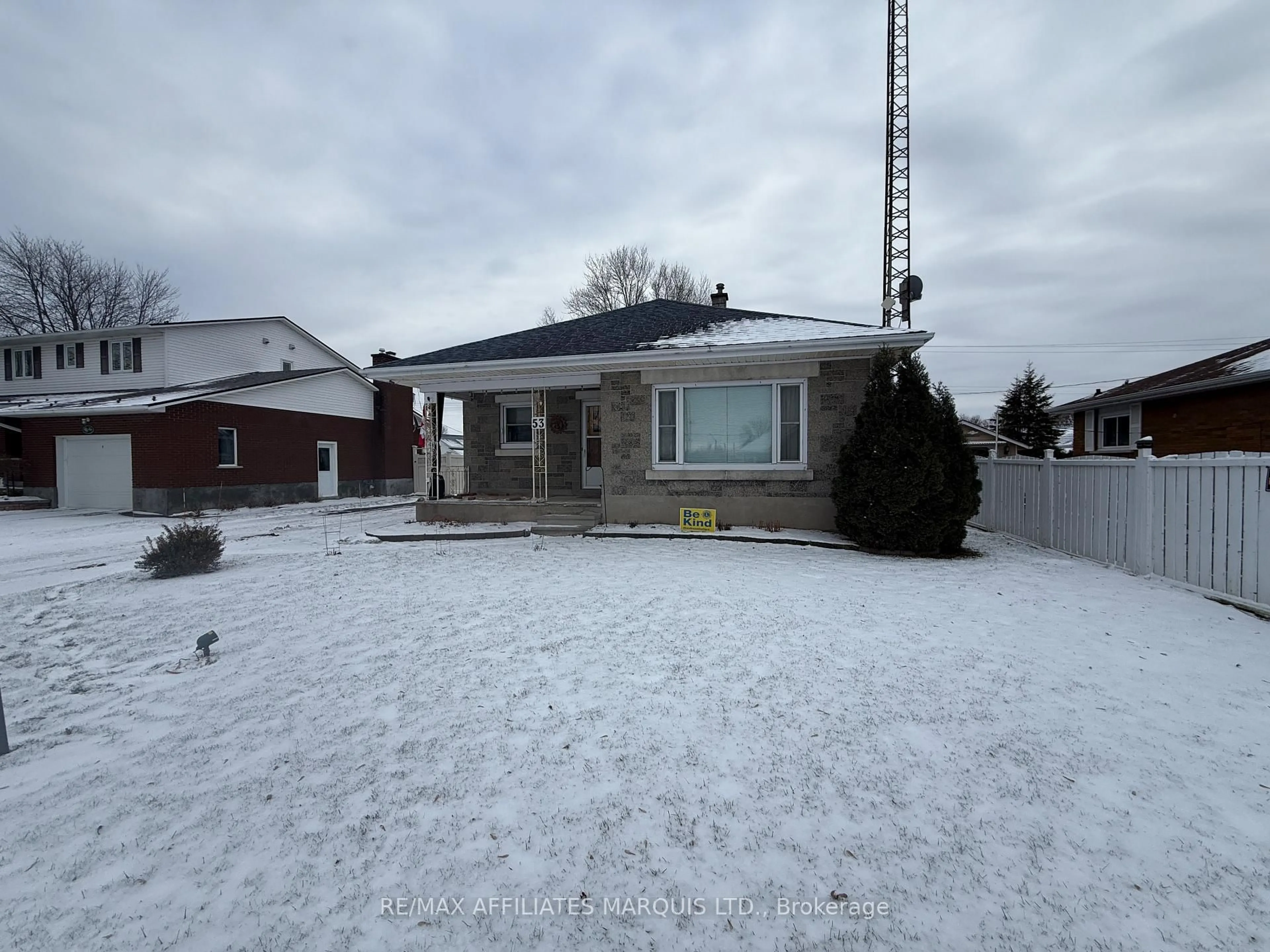 A pic from outside/outdoor area/front of a property/back of a property/a pic from drone, street for 53 Fifth St, South Dundas Ontario K0C 1X0
