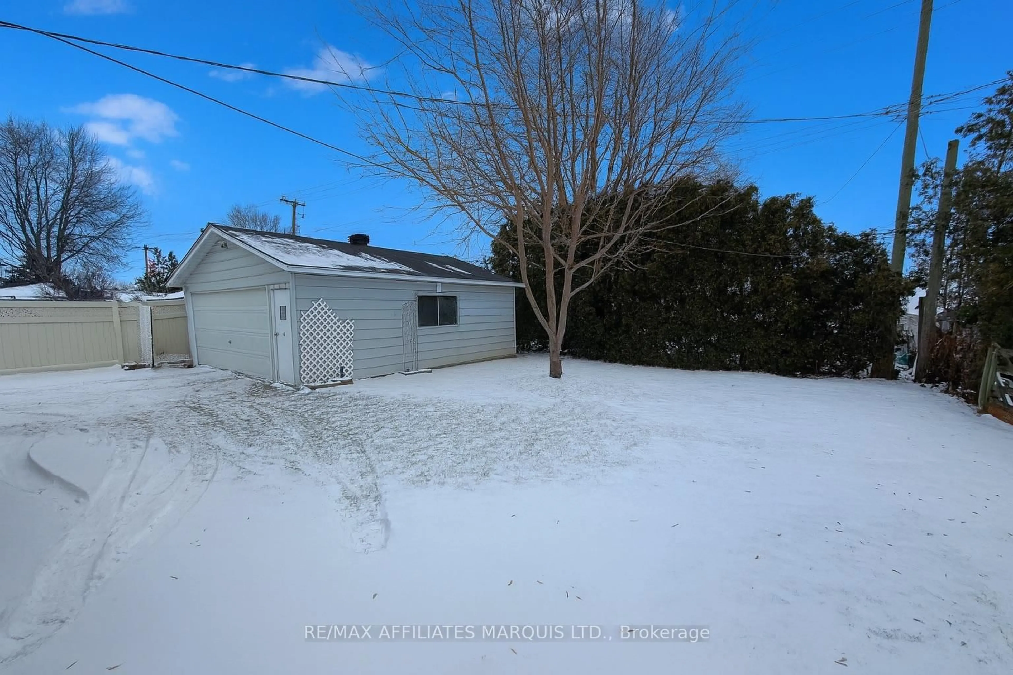 A pic from outside/outdoor area/front of a property/back of a property/a pic from drone, street for 53 Fifth St, South Dundas Ontario K0C 1X0