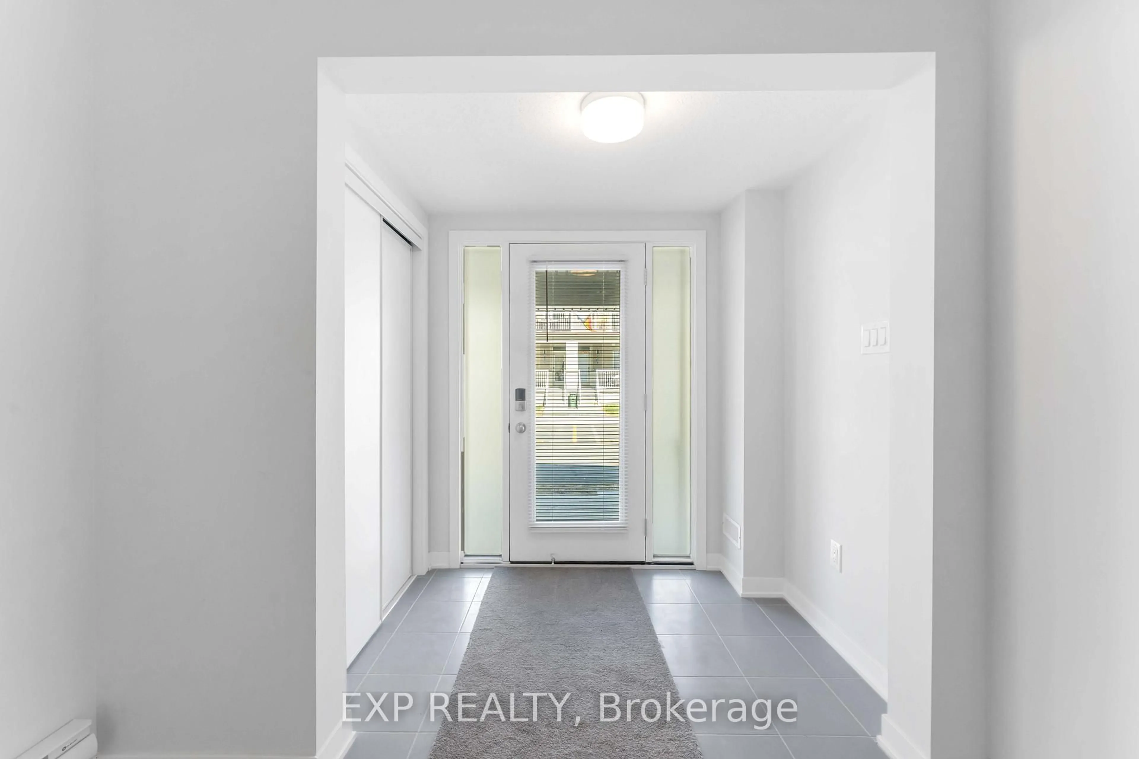 Indoor entryway for 322 OLIVENITE Private, Ottawa Ontario K2J 7J4