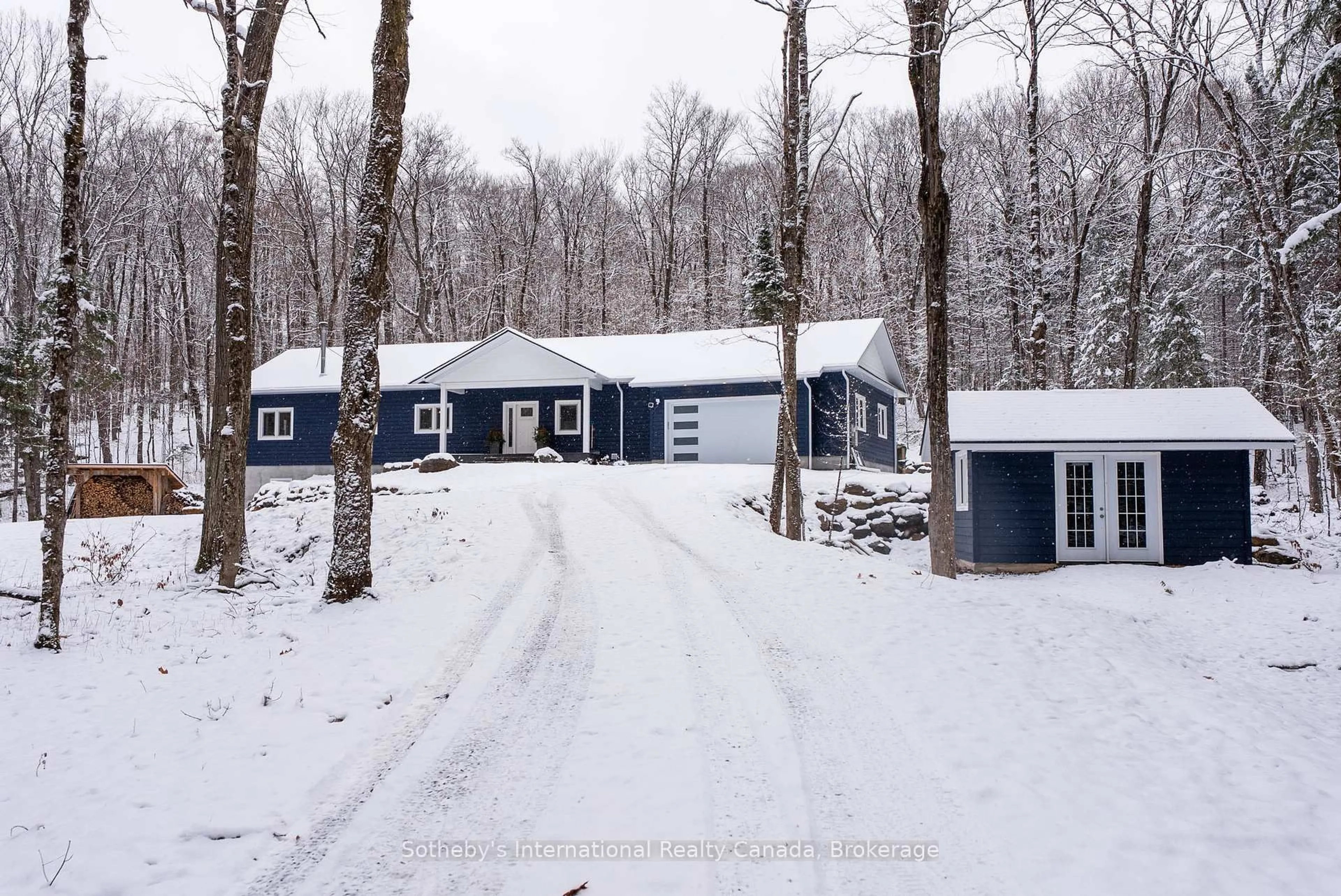 Unknown for 2435 Ravenscliffe Rd, Huntsville Ontario P1H 2J2