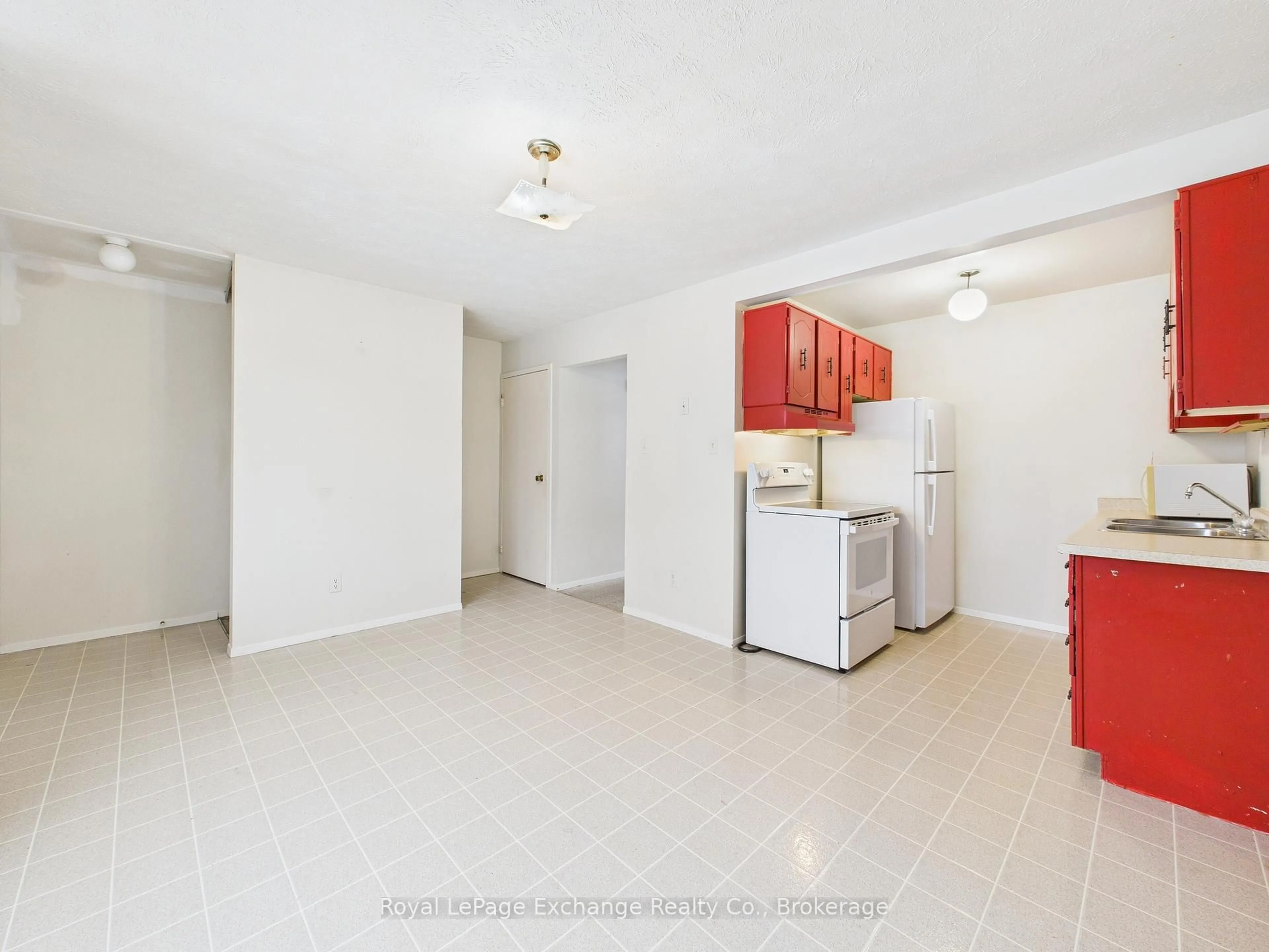Standard kitchen, unknown for 755 Walsh St, Kincardine Ontario N2Z 1R2