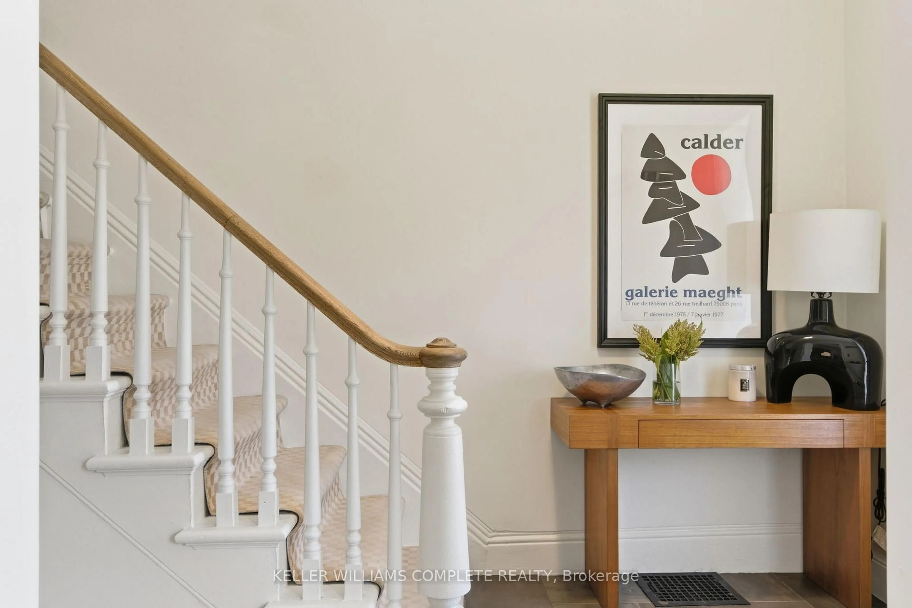 Indoor entryway for 48 Liberty St, Hamilton Ontario L8N 2N6