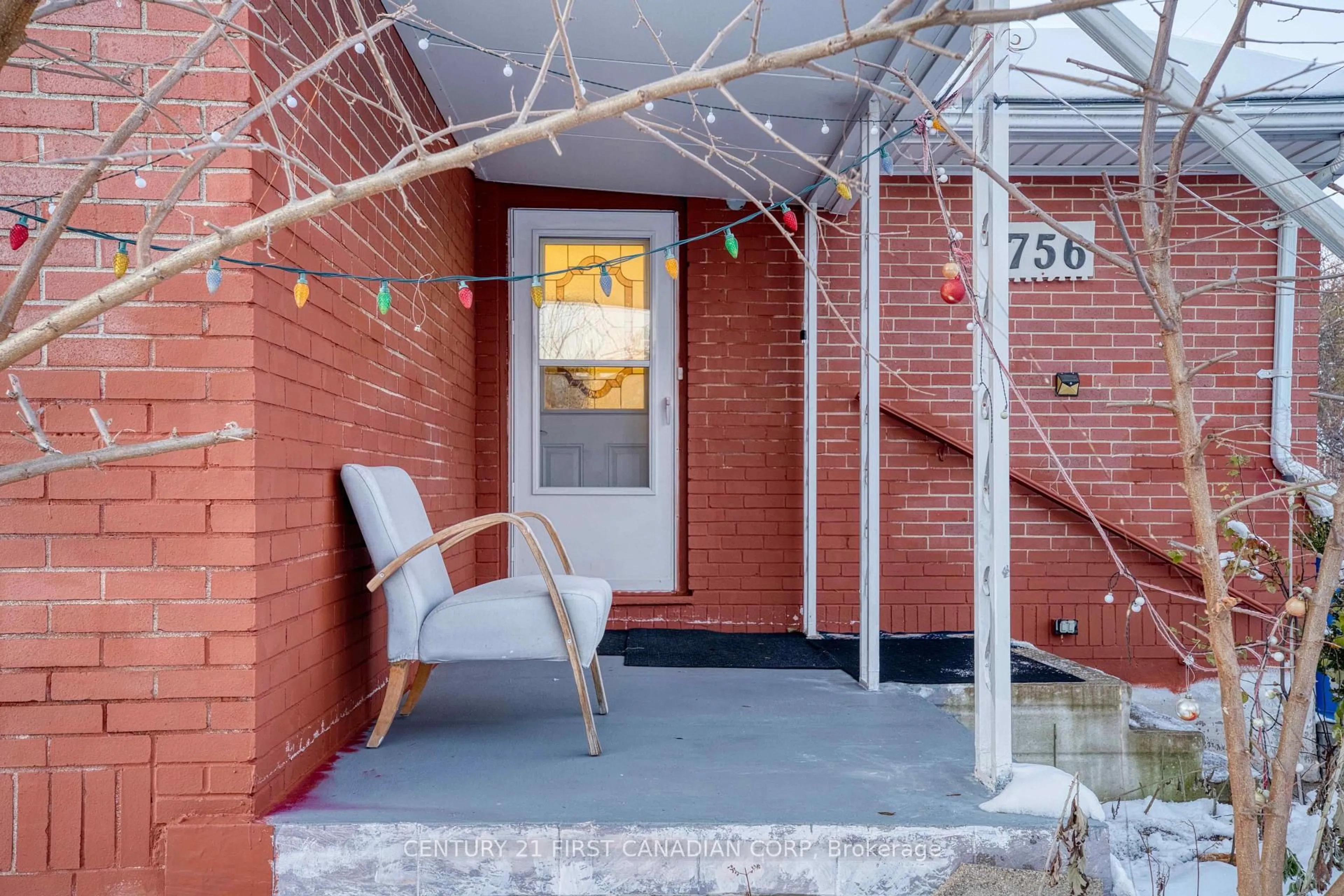 Patio, street for 756 Cheapside St, London East Ontario N5Y 3Y7