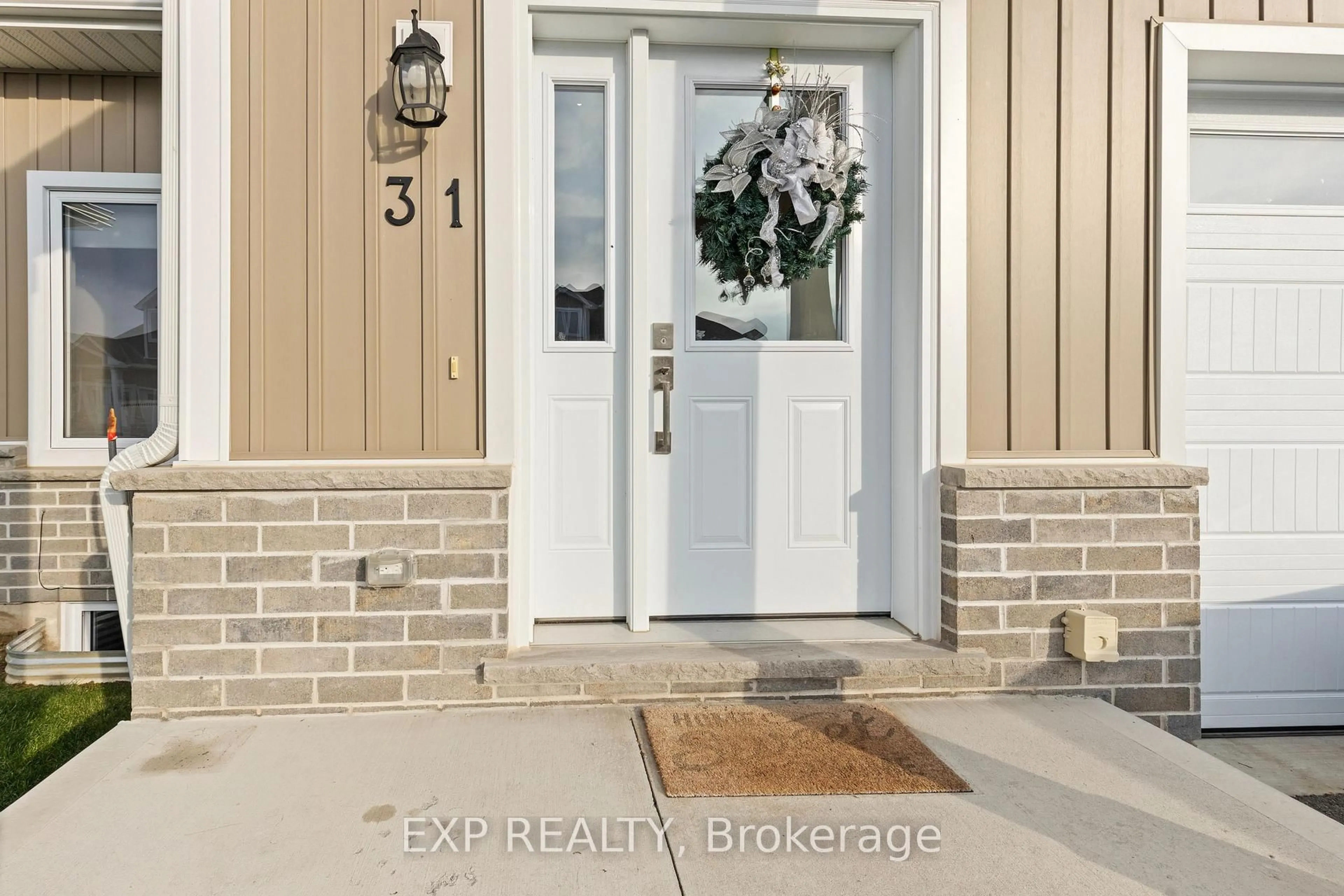 Indoor entryway for 744 Nelson St #31, Norfolk Ontario N0A 1N0