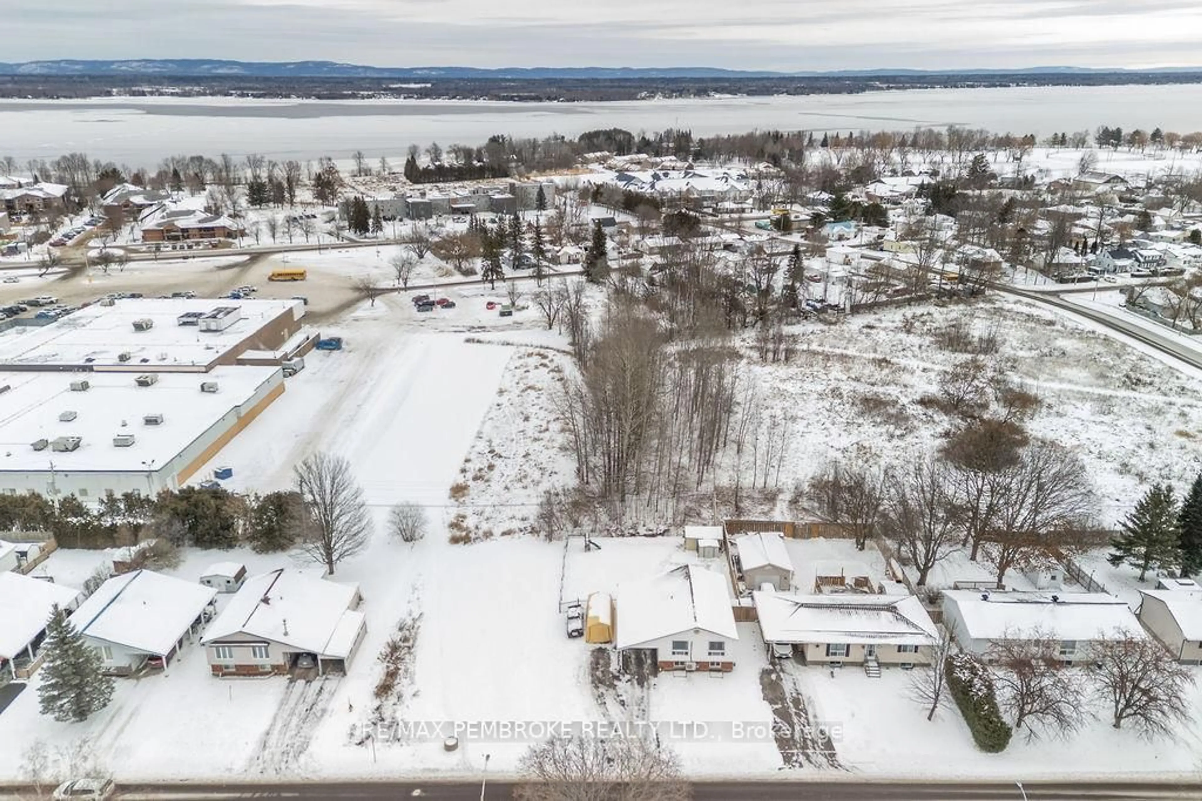 A pic from outside/outdoor area/front of a property/back of a property/a pic from drone, water/lake/river/ocean view for 191 Cecil St, Pembroke Ontario K8A 8G7