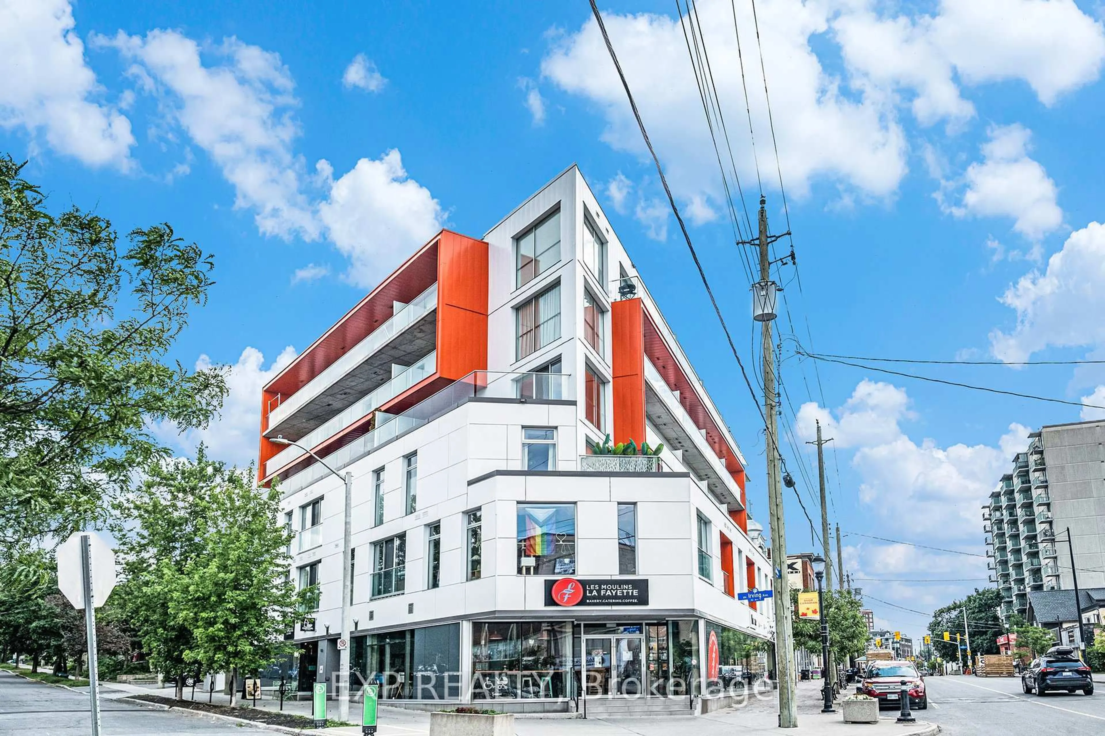 Patio, building for 1000 Wellington St #206, Ottawa Ontario K1Y 2X9