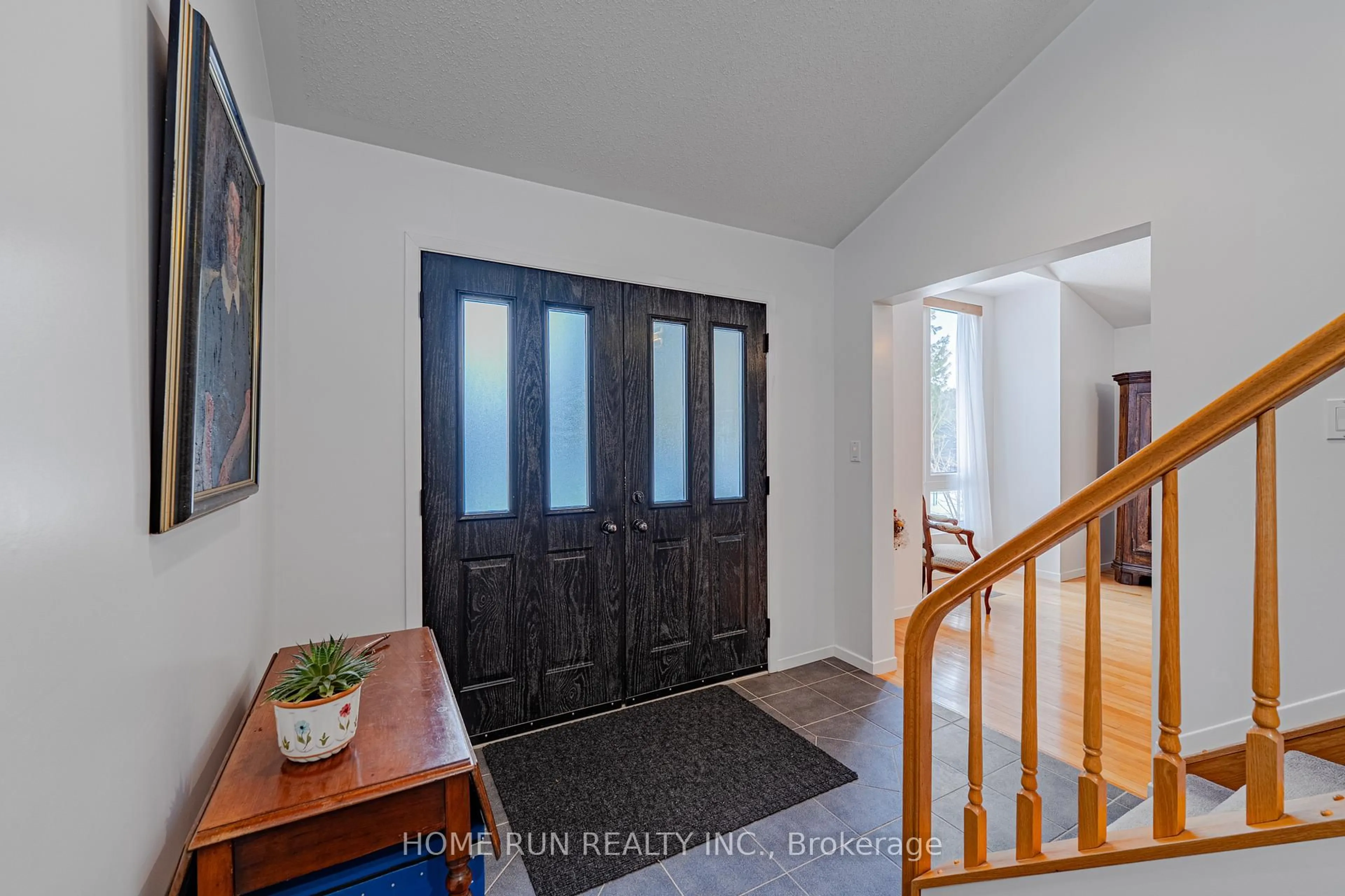 Indoor entryway for 1545 Sherruby Way, Ottawa Ontario K2W 1A9